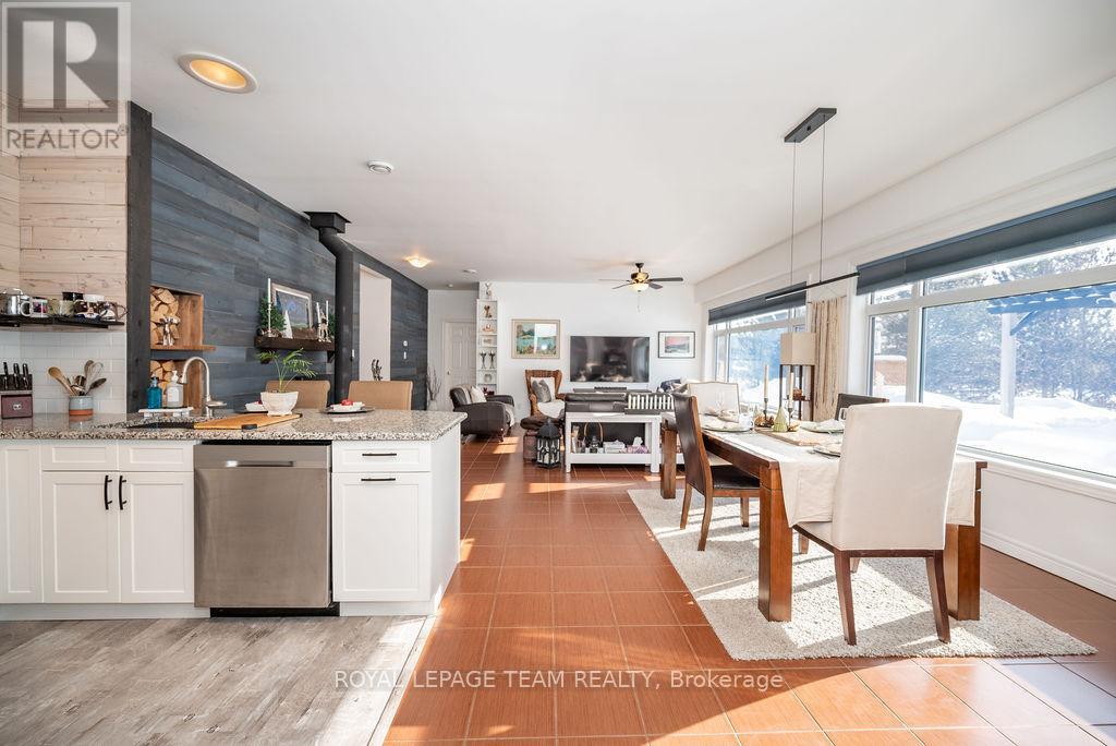 188 Paugh Lake Road, Madawaska Valley, Ontario  K0J 1B0 - Photo 16 - X12400561