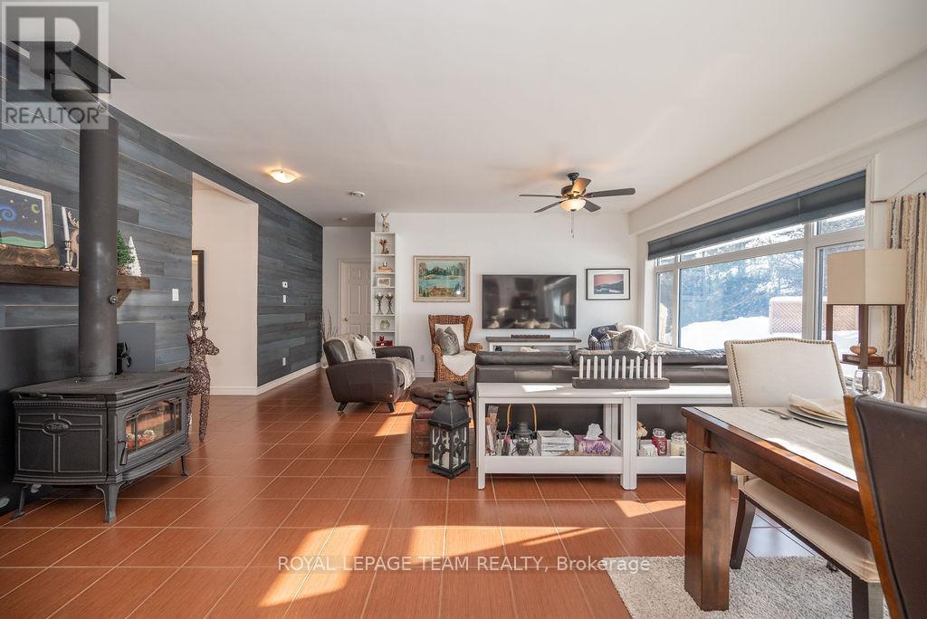 188 Paugh Lake Road, Madawaska Valley, Ontario  K0J 1B0 - Photo 21 - X12400561
