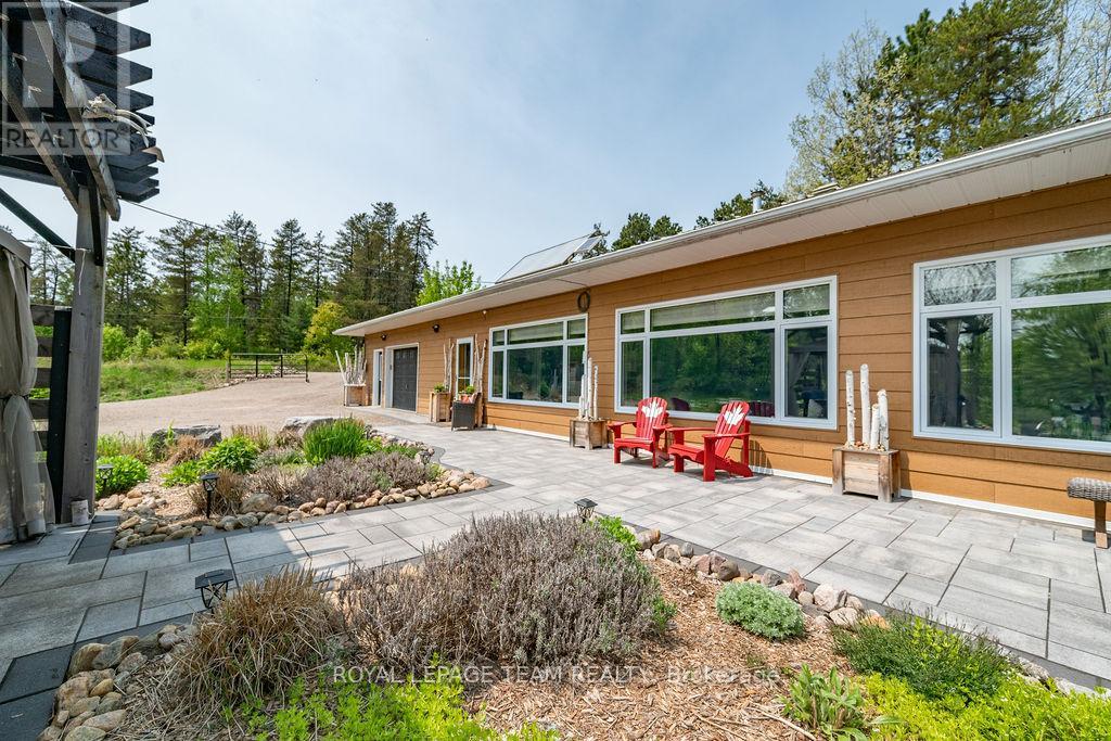 188 Paugh Lake Road, Madawaska Valley, Ontario  K0J 1B0 - Photo 3 - X12400561