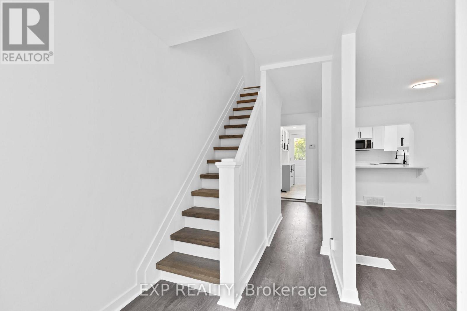 145 Willow Street, Ottawa, Ontario  K1R 6W2 - Photo 5 - X12400487