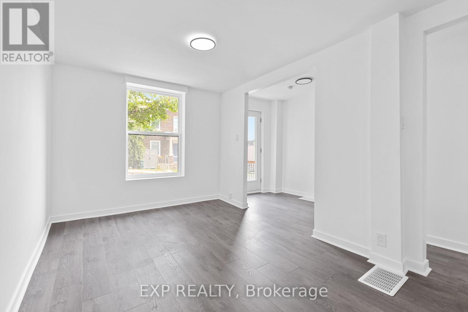145 Willow Street, Ottawa, Ontario  K1R 6W2 - Photo 8 - X12400487