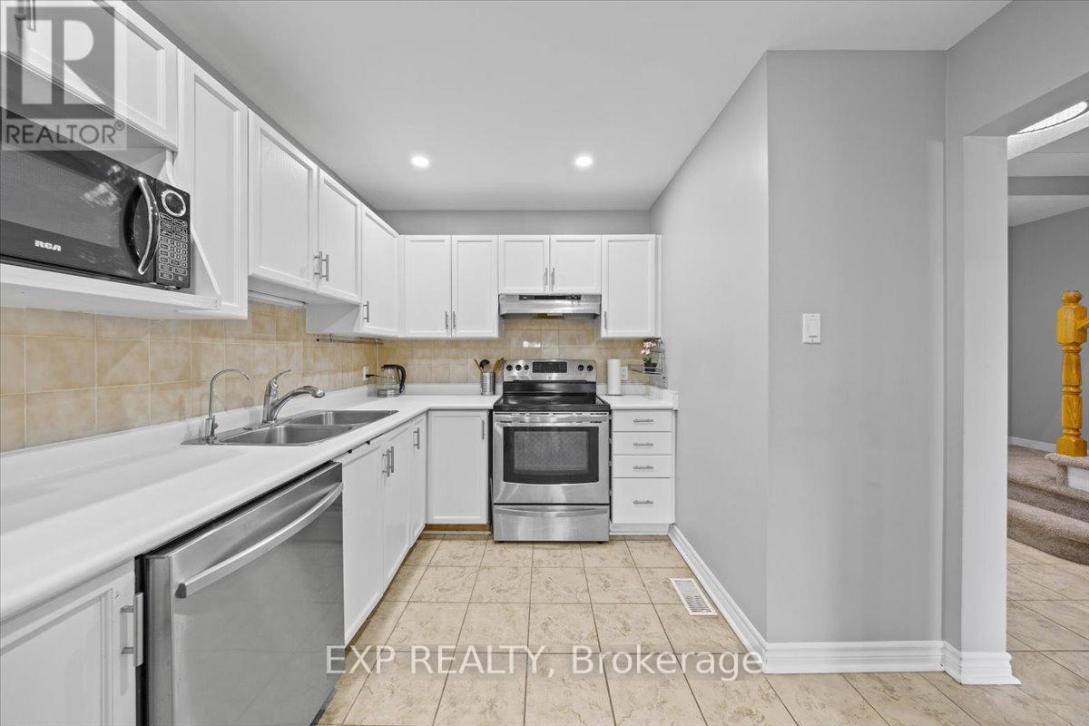 93 Cedarock Drive, Ottawa, Ontario  K2M 2H5 - Photo 15 - X12400570