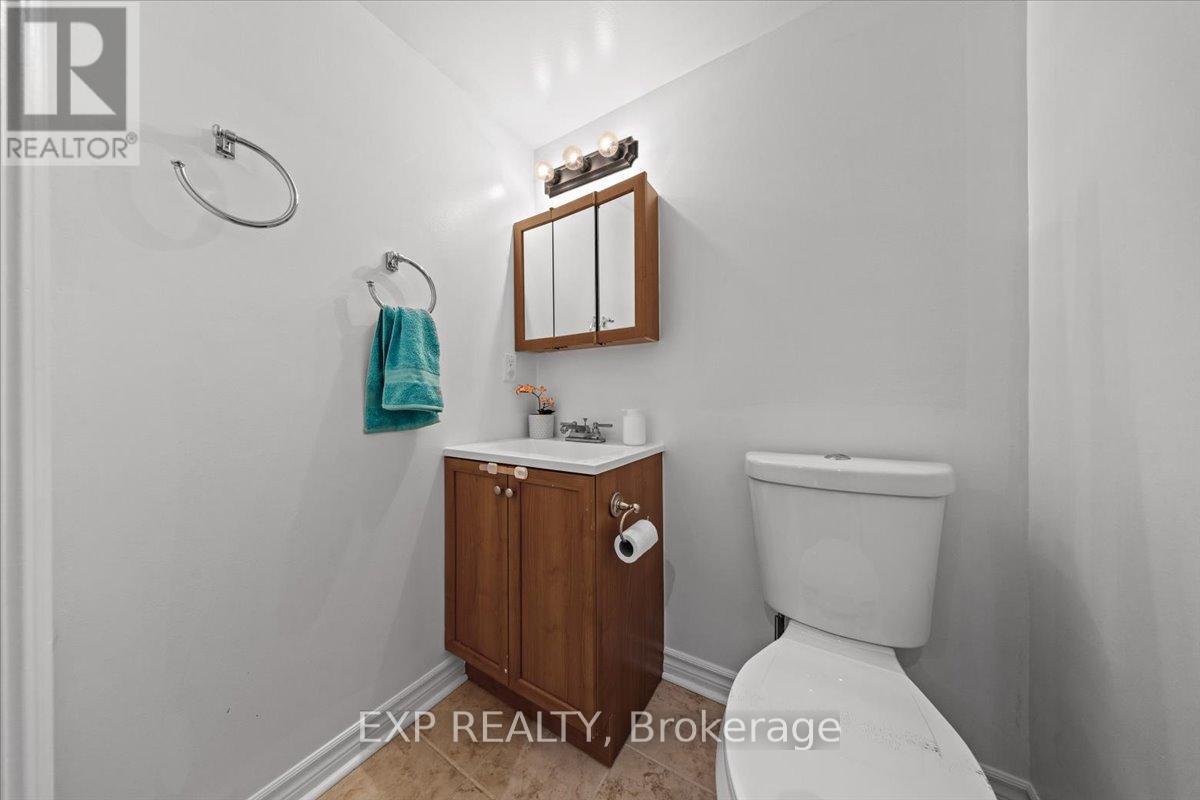 93 Cedarock Drive, Ottawa, Ontario  K2M 2H5 - Photo 33 - X12400570