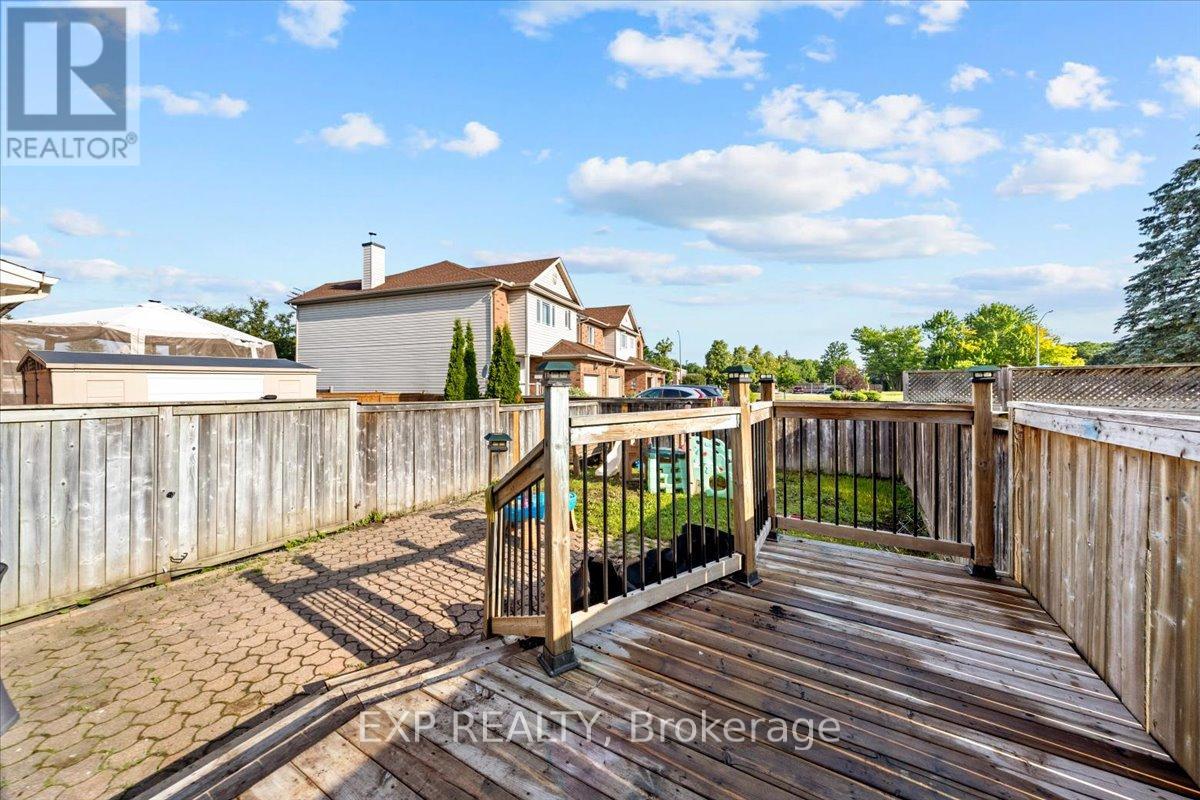 93 Cedarock Drive, Ottawa, Ontario  K2M 2H5 - Photo 37 - X12400570
