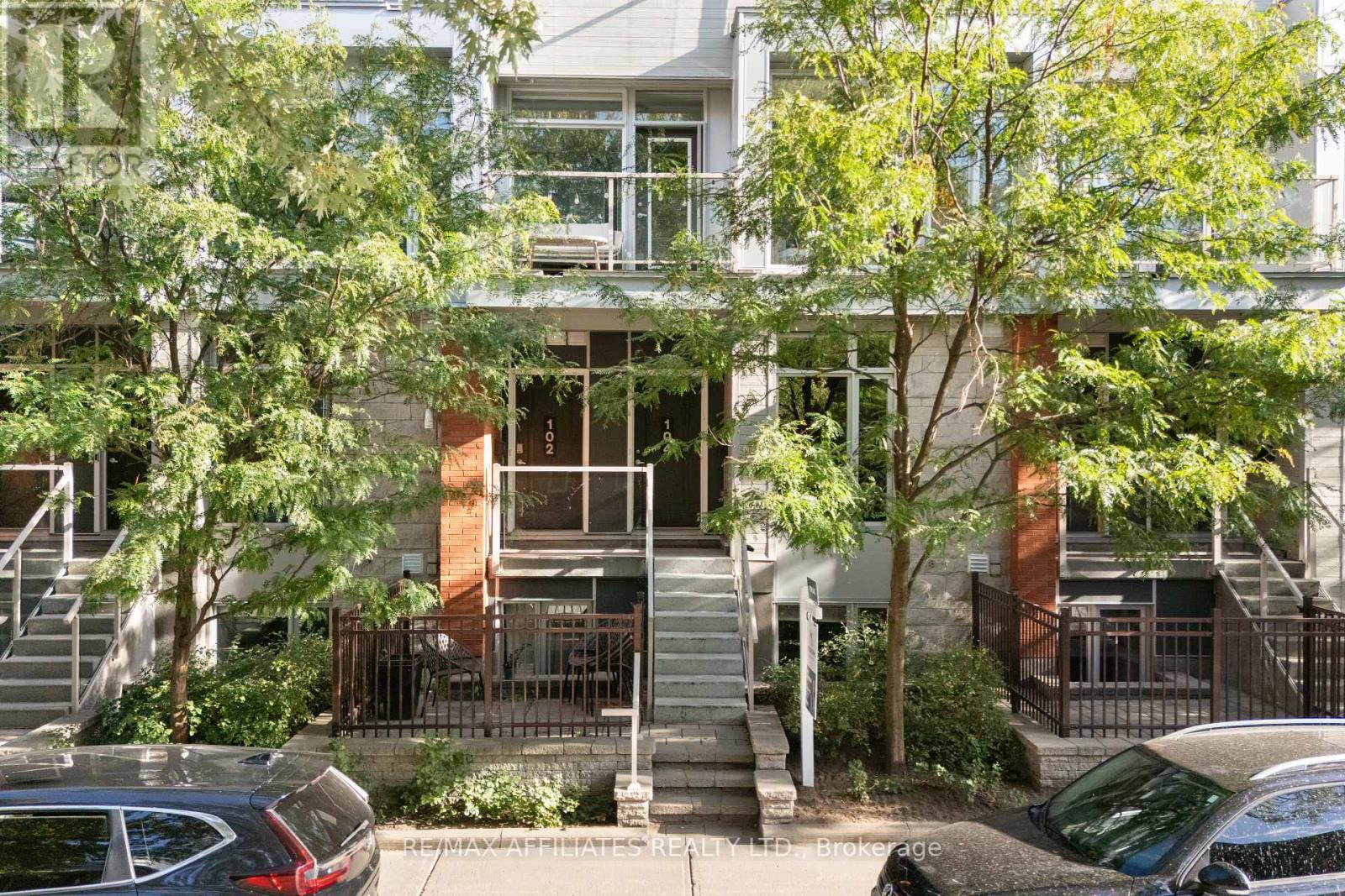 Property at 104 HOLMWOOD AVENUE image 1