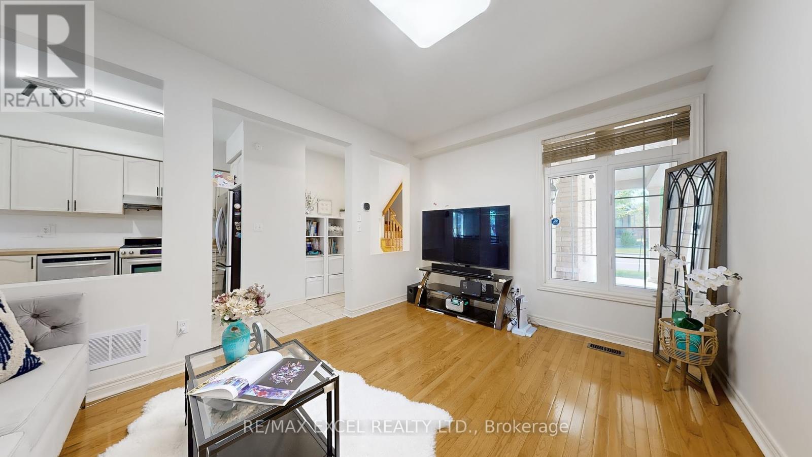 Property at 809 CORNELL ROUGE BOULEVARD image 4
