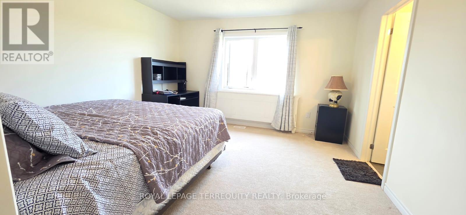 34 Hillcroft Way, Kawartha Lakes, Ontario  K0M 1A0 - Photo 8 - X12395680