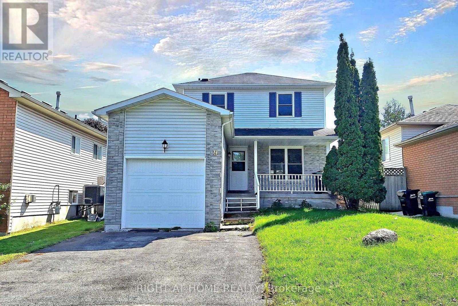 9 Ward Drive, Barrie (Painswick North), Ontario  L4N 7N9 - Photo 1 - S12400439