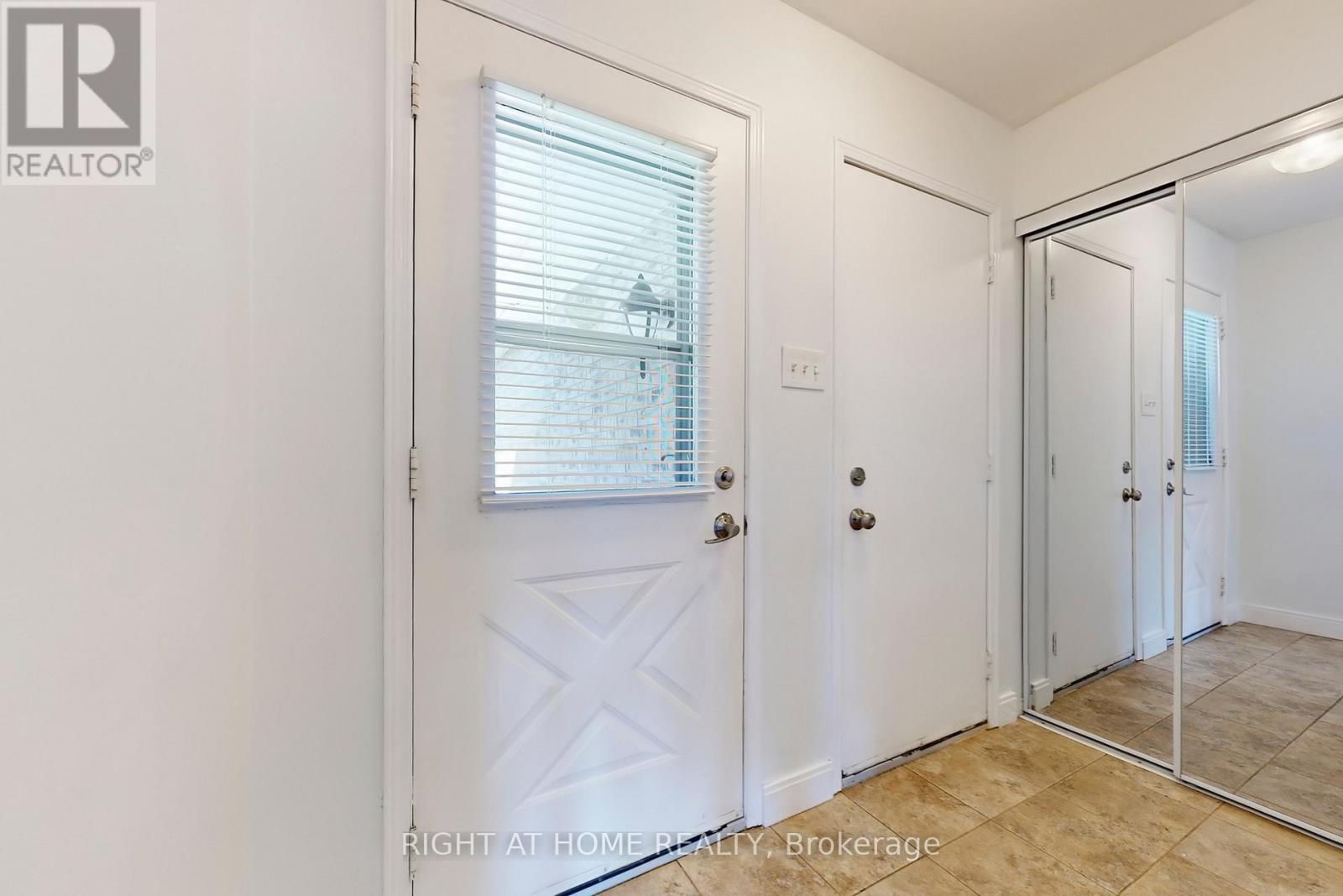 9 Ward Drive, Barrie (Painswick North), Ontario  L4N 7N9 - Photo 23 - S12400439