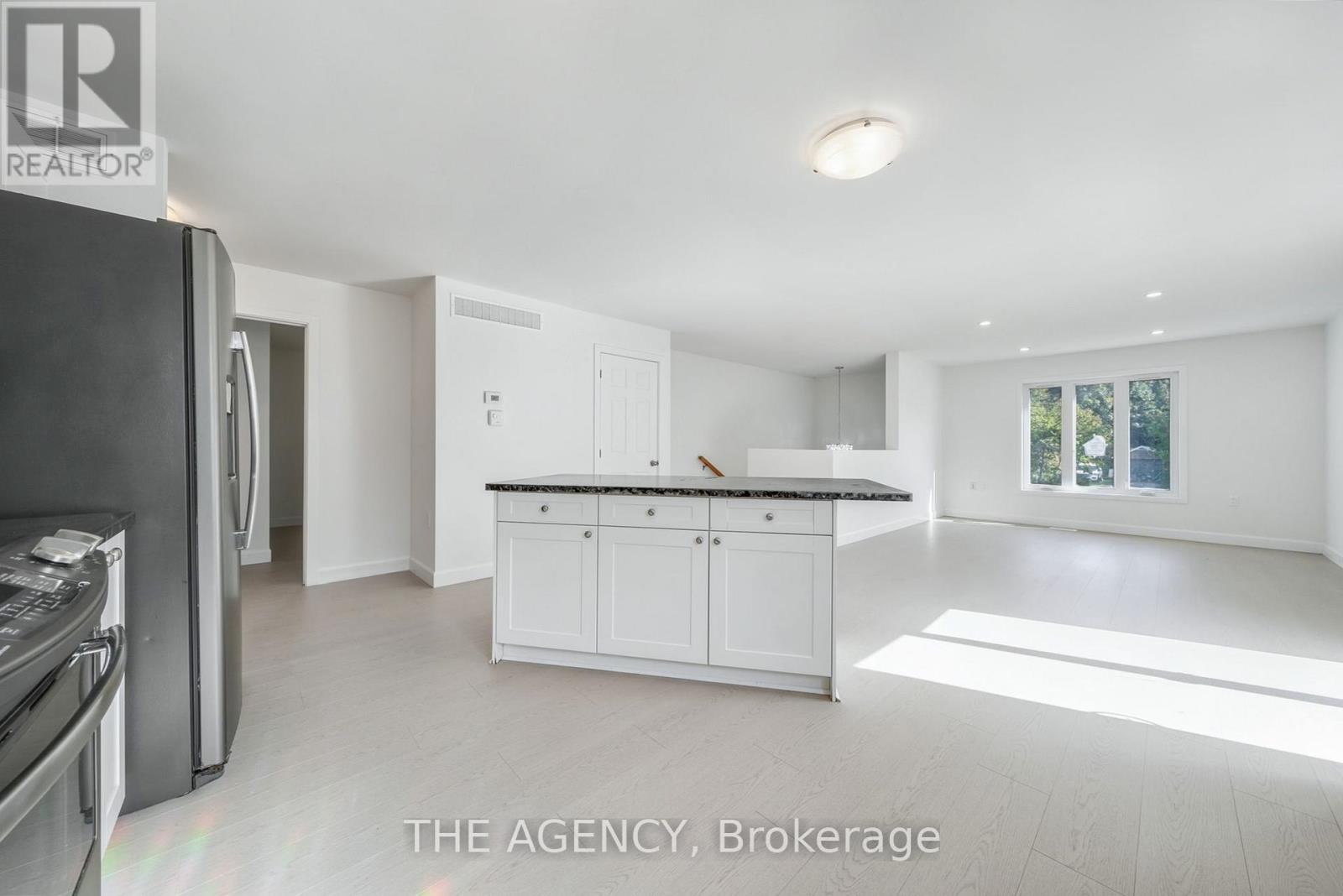 3124 Goldstein Road, Severn, Ontario  L0K 2B0 - Photo 10 - S12400447