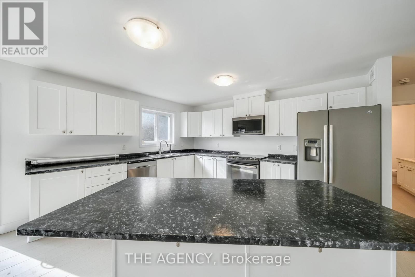 3124 Goldstein Road, Severn, Ontario  L0K 2B0 - Photo 11 - S12400447