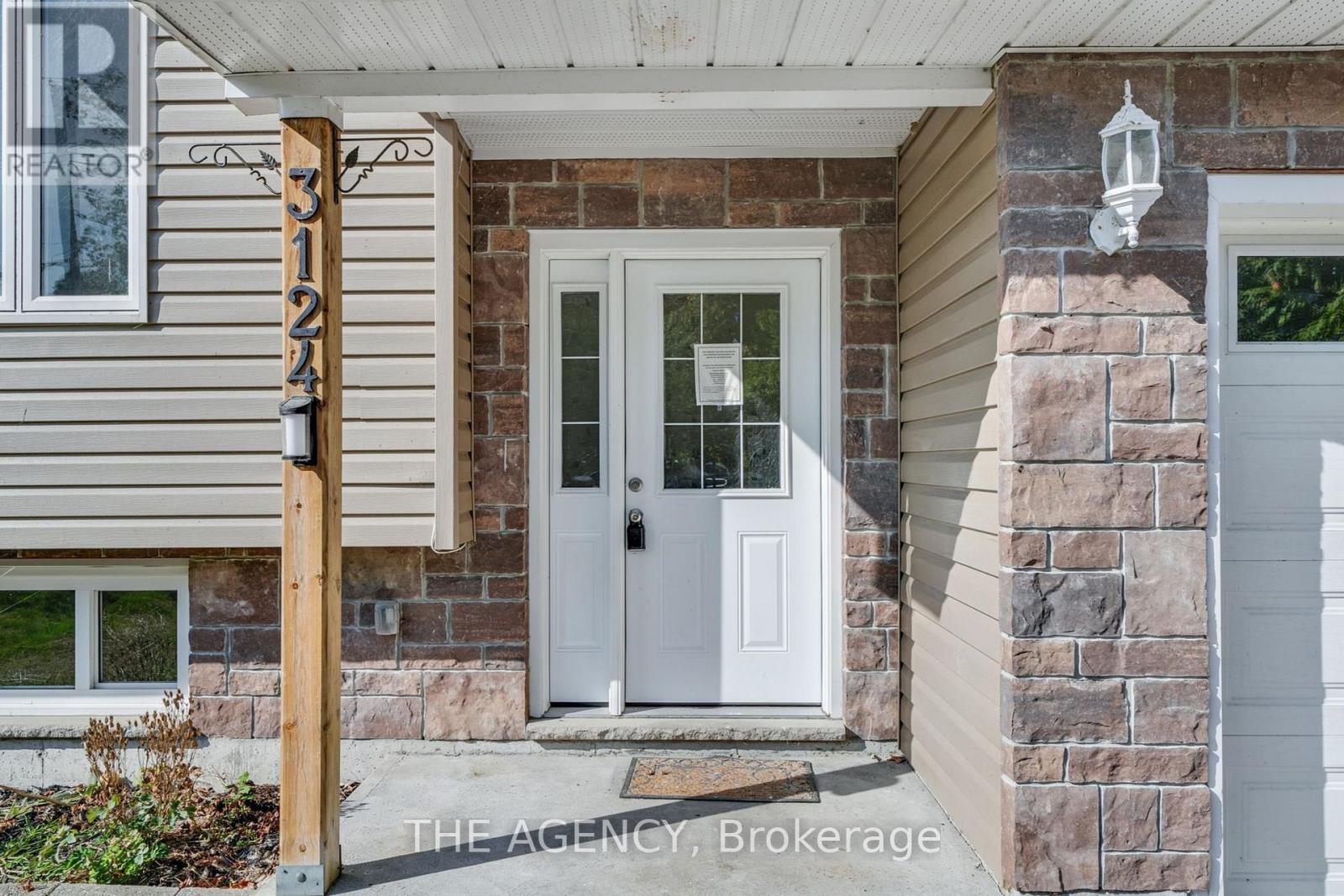 3124 Goldstein Road, Severn, Ontario  L0K 2B0 - Photo 3 - S12400447