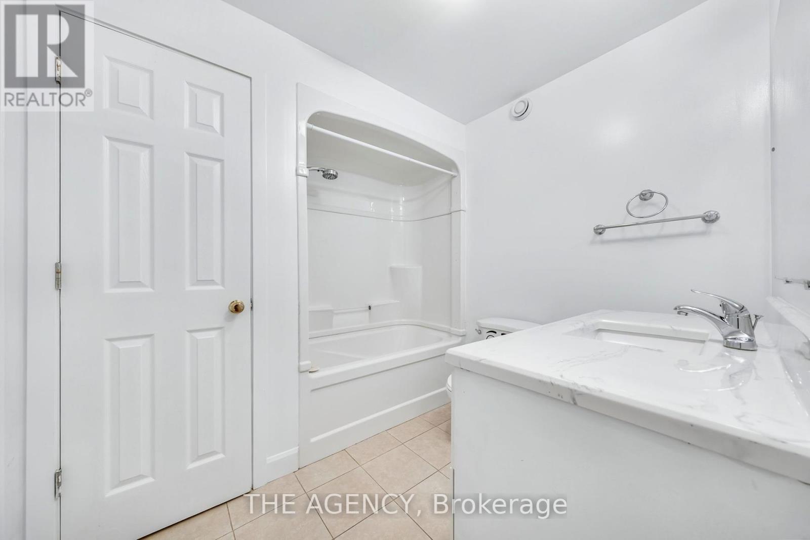 3124 Goldstein Road, Severn, Ontario  L0K 2B0 - Photo 31 - S12400447