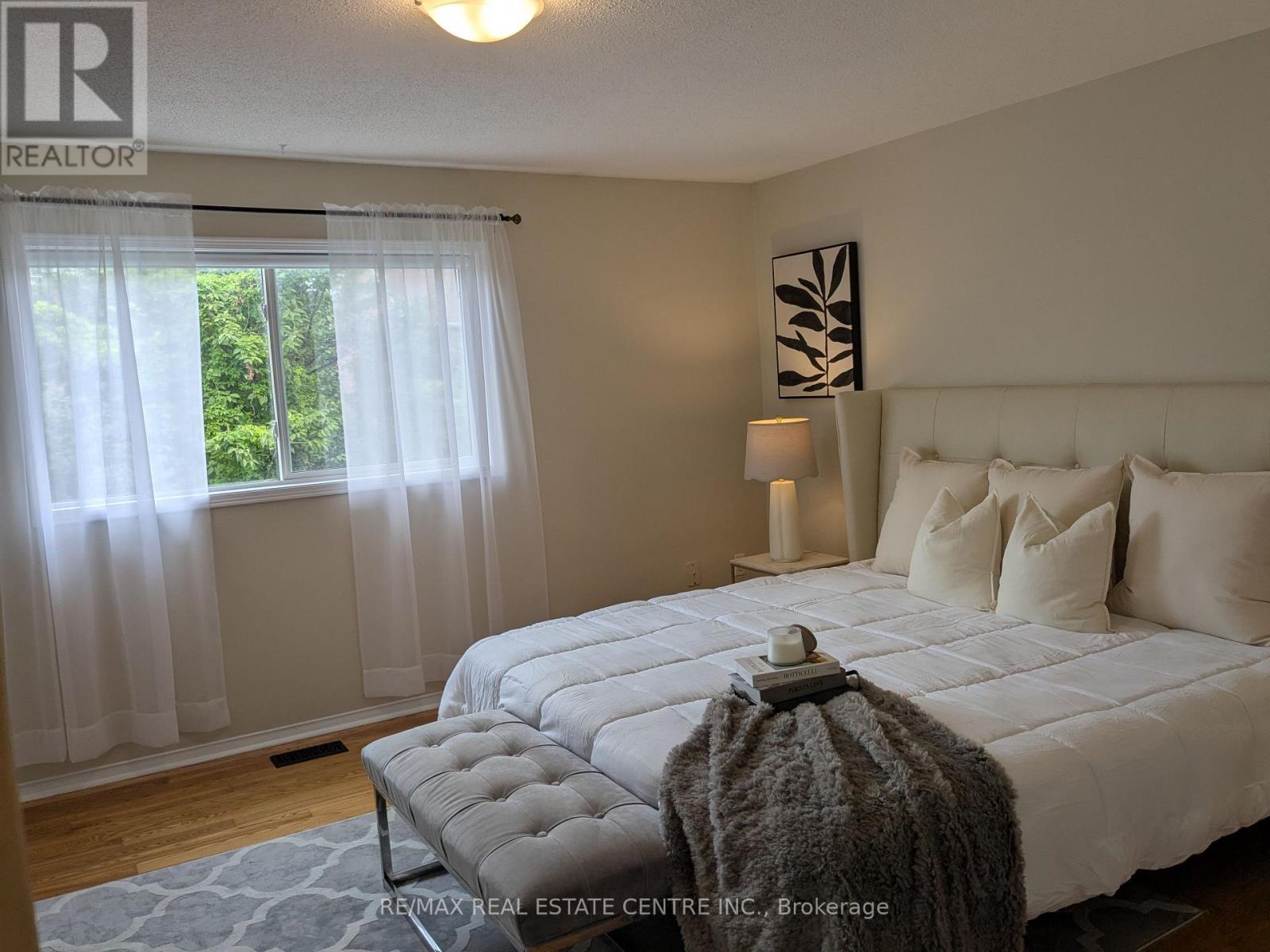 150 - 5030 Heatherleigh Avenue, Mississauga, Ontario  L5V 2G7 - Photo 12 - W12399379