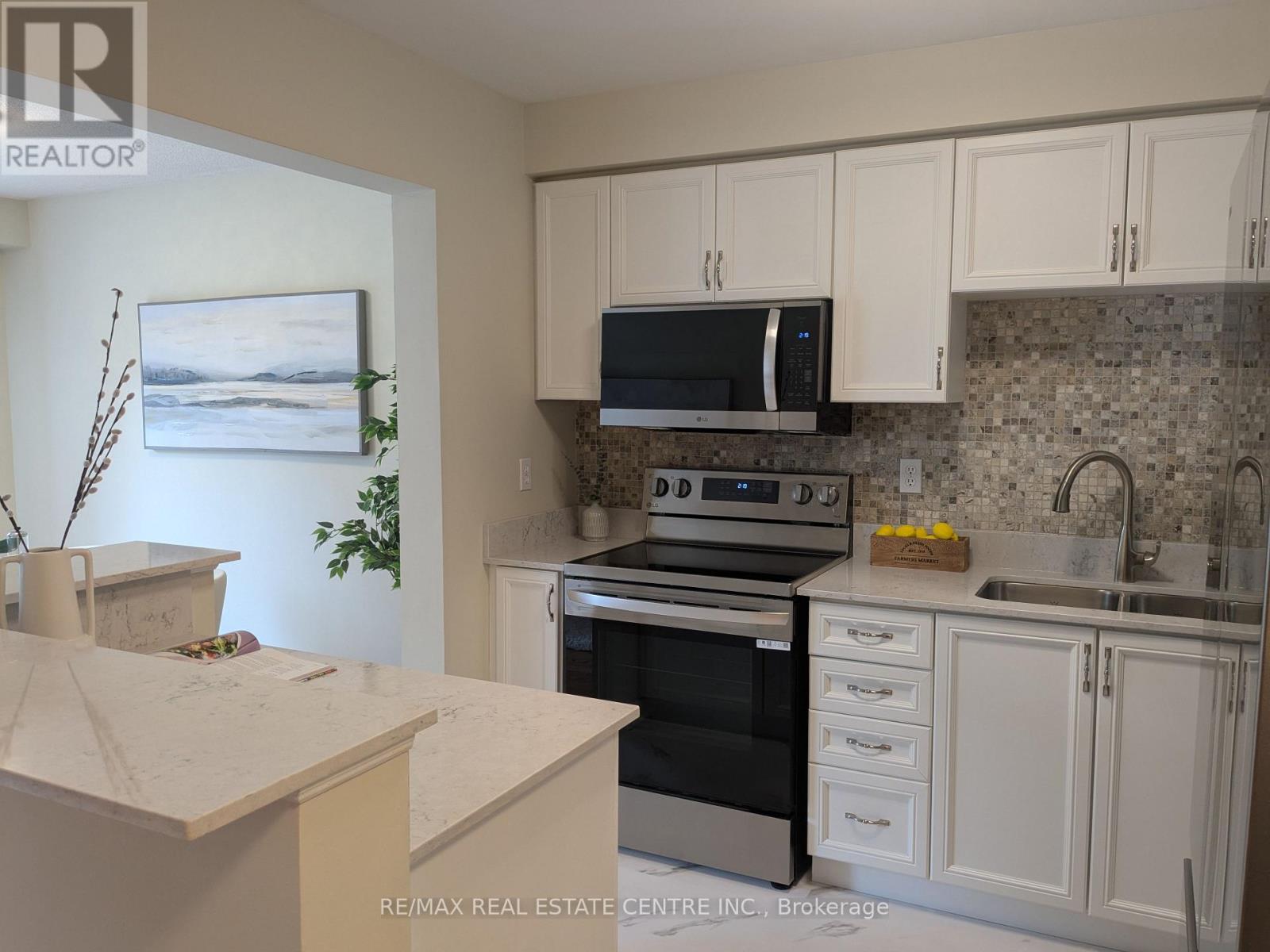 150 - 5030 Heatherleigh Avenue, Mississauga, Ontario  L5V 2G7 - Photo 6 - W12399379