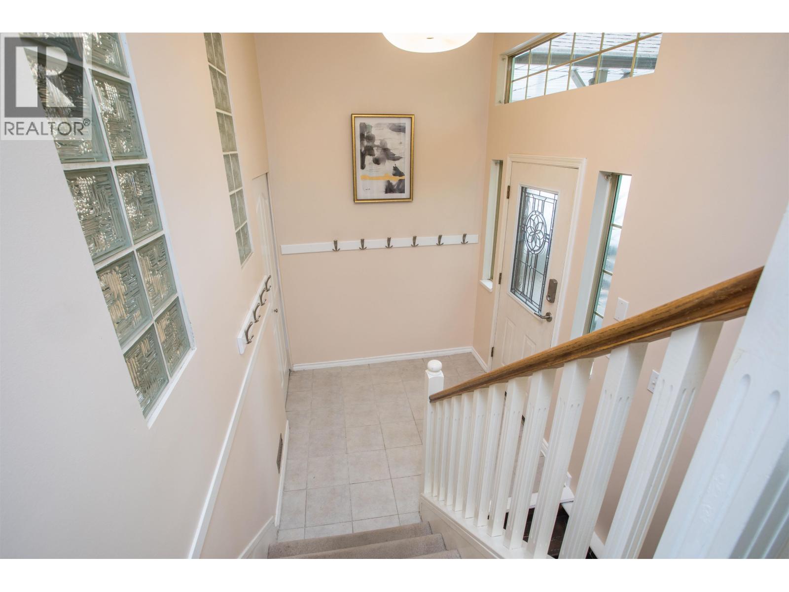 1005 Alderson Avenue, Coquitlam, British Columbia  V3K 1V8 - Photo 3 - R3046327