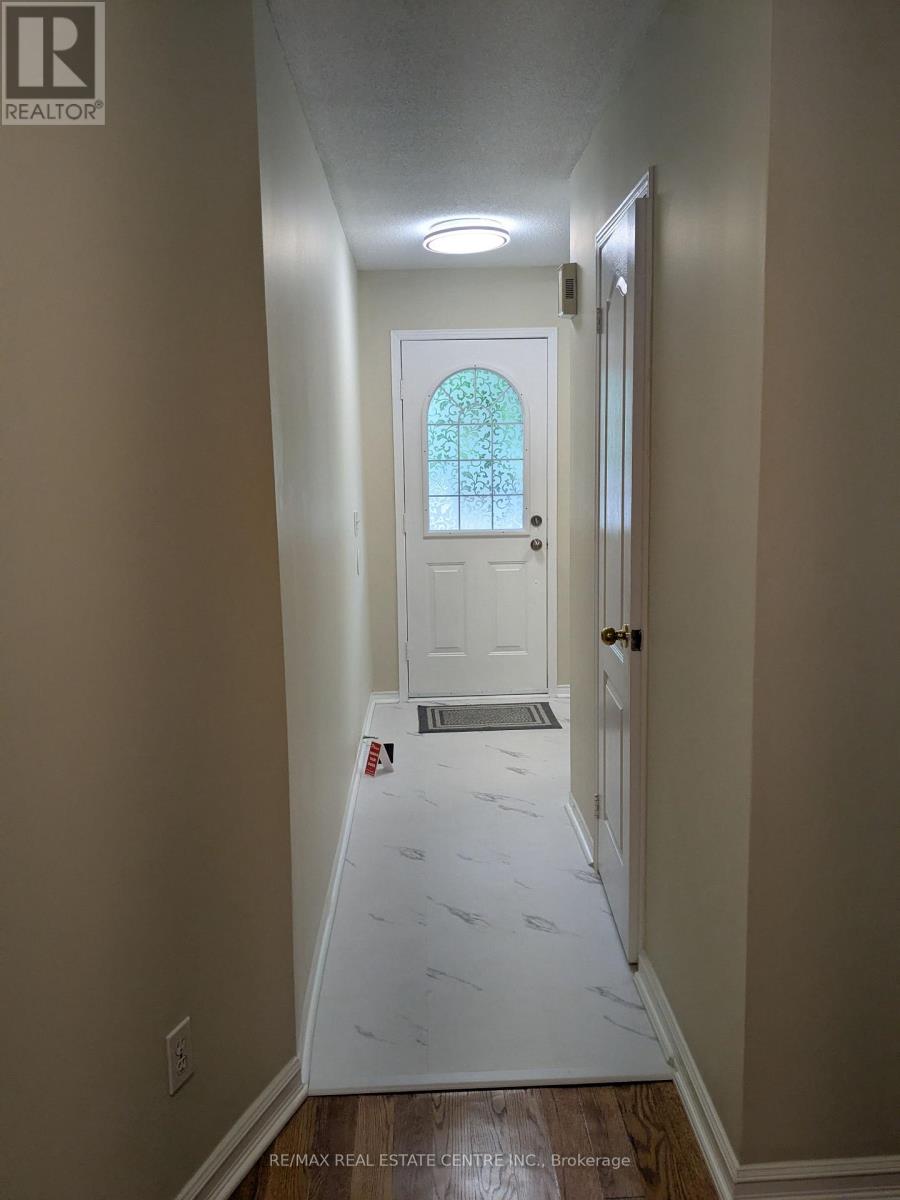 150 - 5030 Heatherleigh Avenue, Mississauga, Ontario  L5V 2G7 - Photo 5 - W12399379