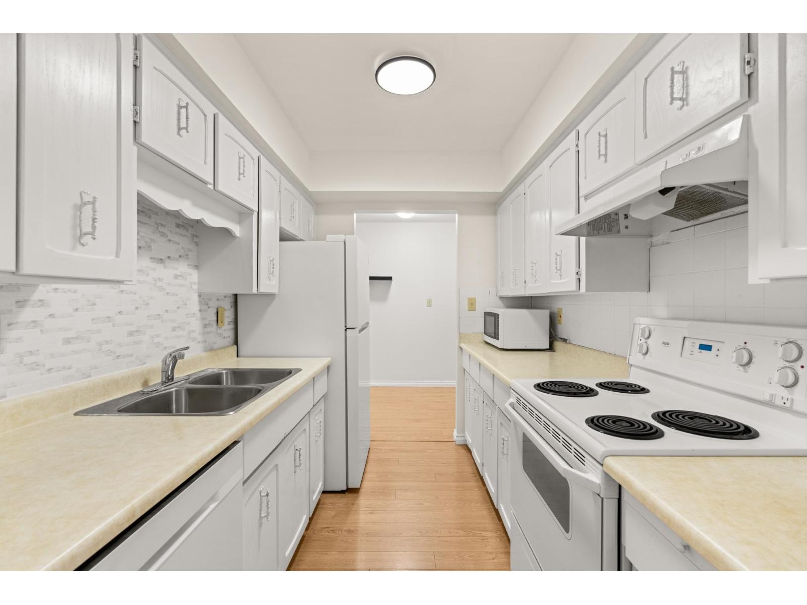 205 1531 Merklin Street, White Rock, British Columbia  V4B 4C6 - Photo 15 - R3046845