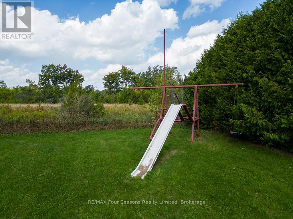 98 George Street, Clearview, Ontario  L0M 1G0 - Photo 27 - S12400608