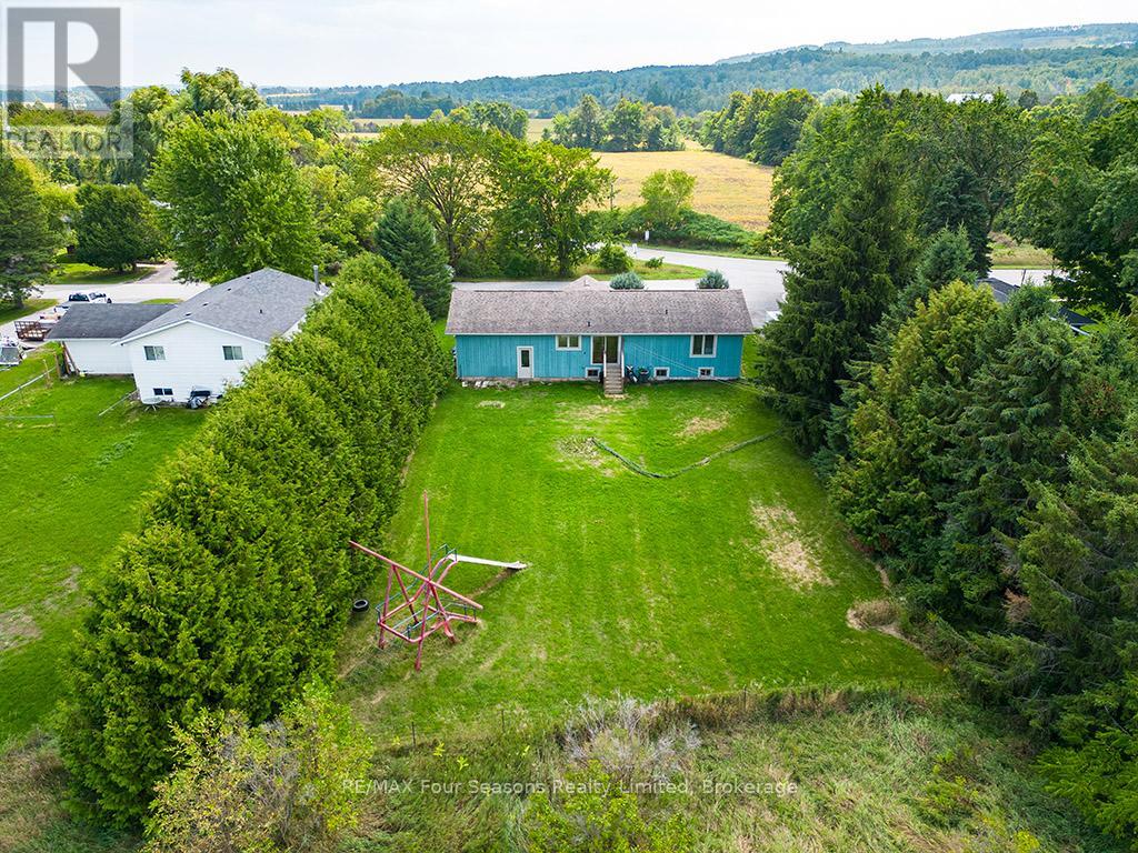 98 George Street, Clearview, Ontario  L0M 1G0 - Photo 29 - S12400608