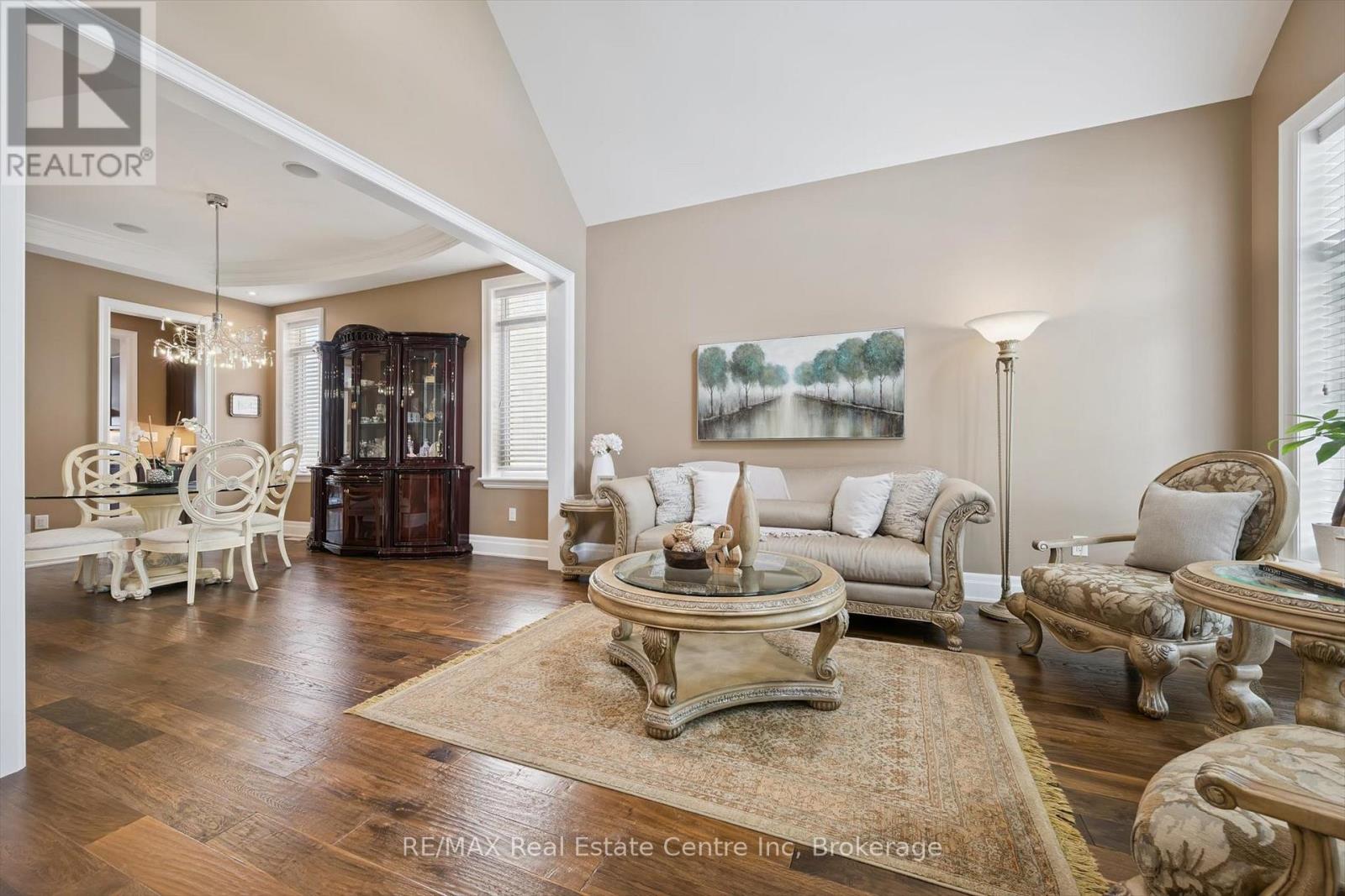 68 Gentle Fox Drive, Caledon, Ontario  L7C 3S6 - Photo 6 - W12400587