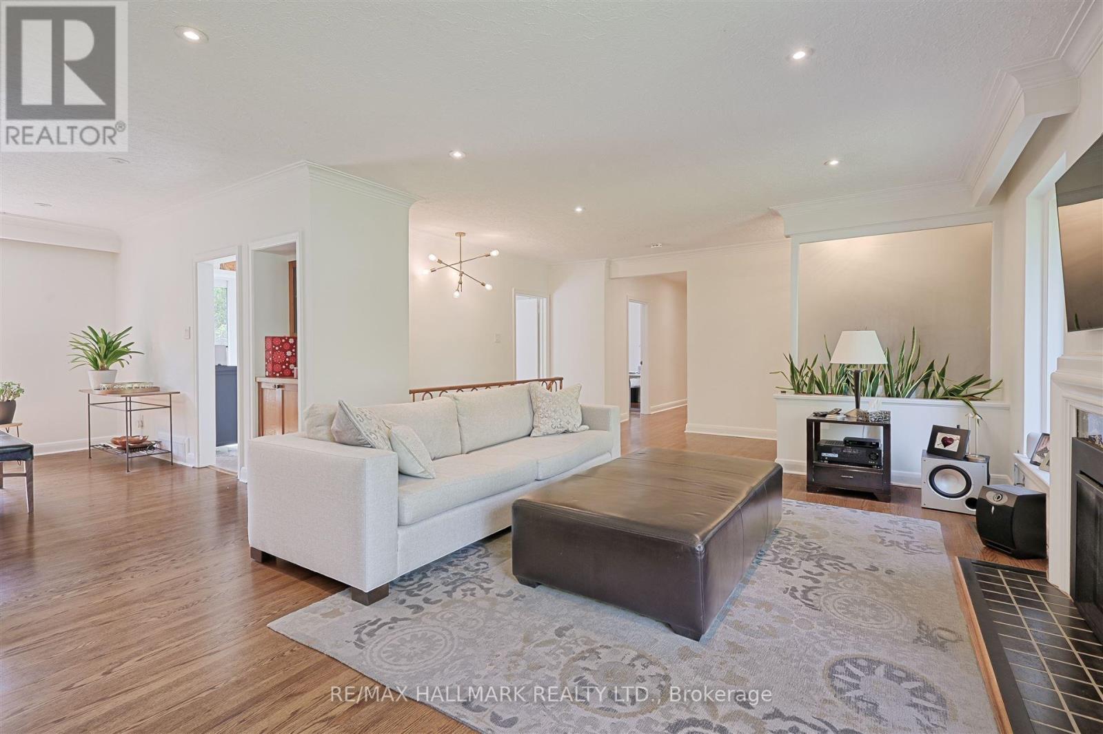 1616 Islington Avenue, Toronto, Ontario  M9A 3M6 - Photo 11 - W12400392