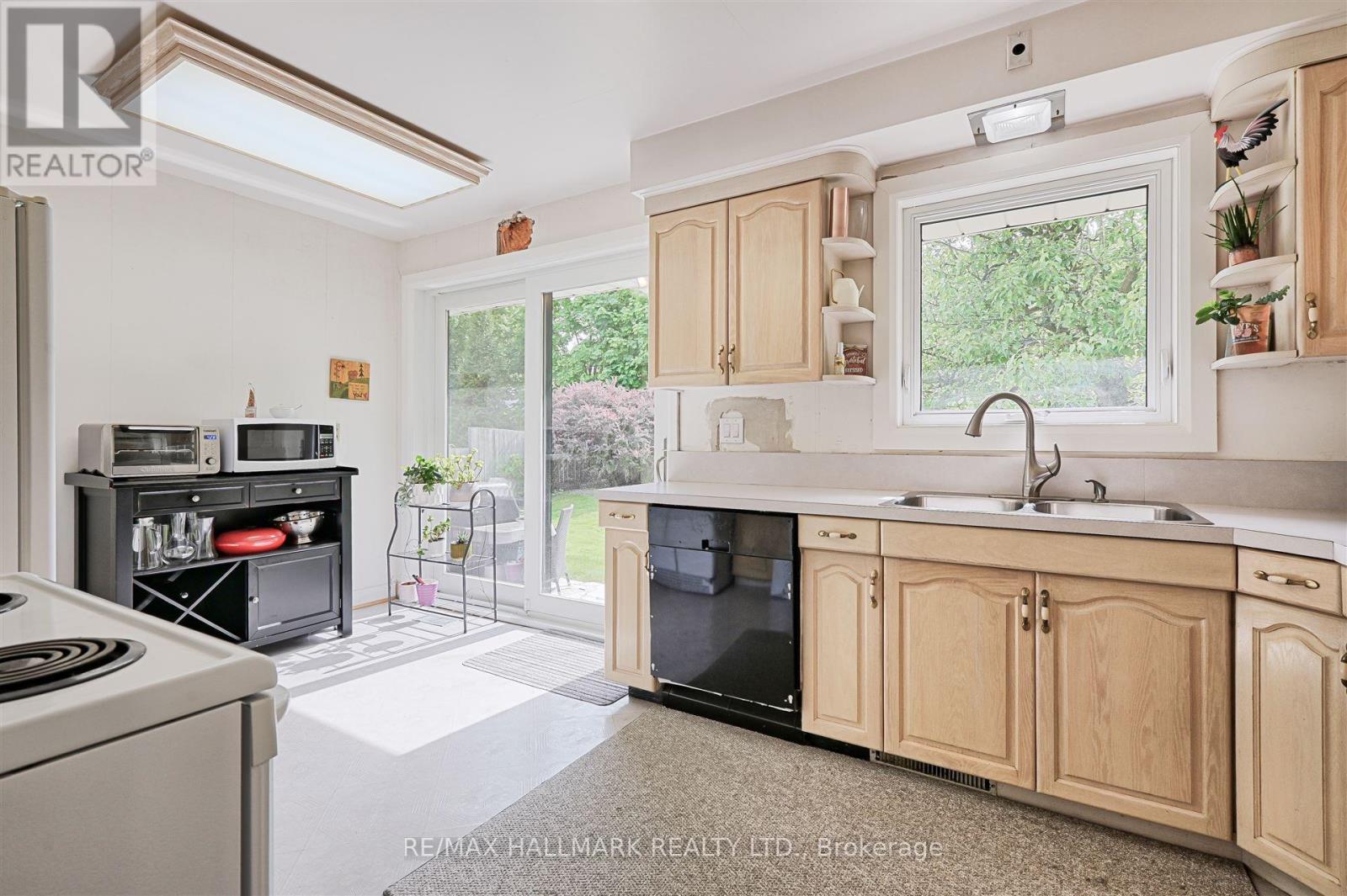 1616 Islington Avenue, Toronto, Ontario  M9A 3M6 - Photo 21 - W12400392