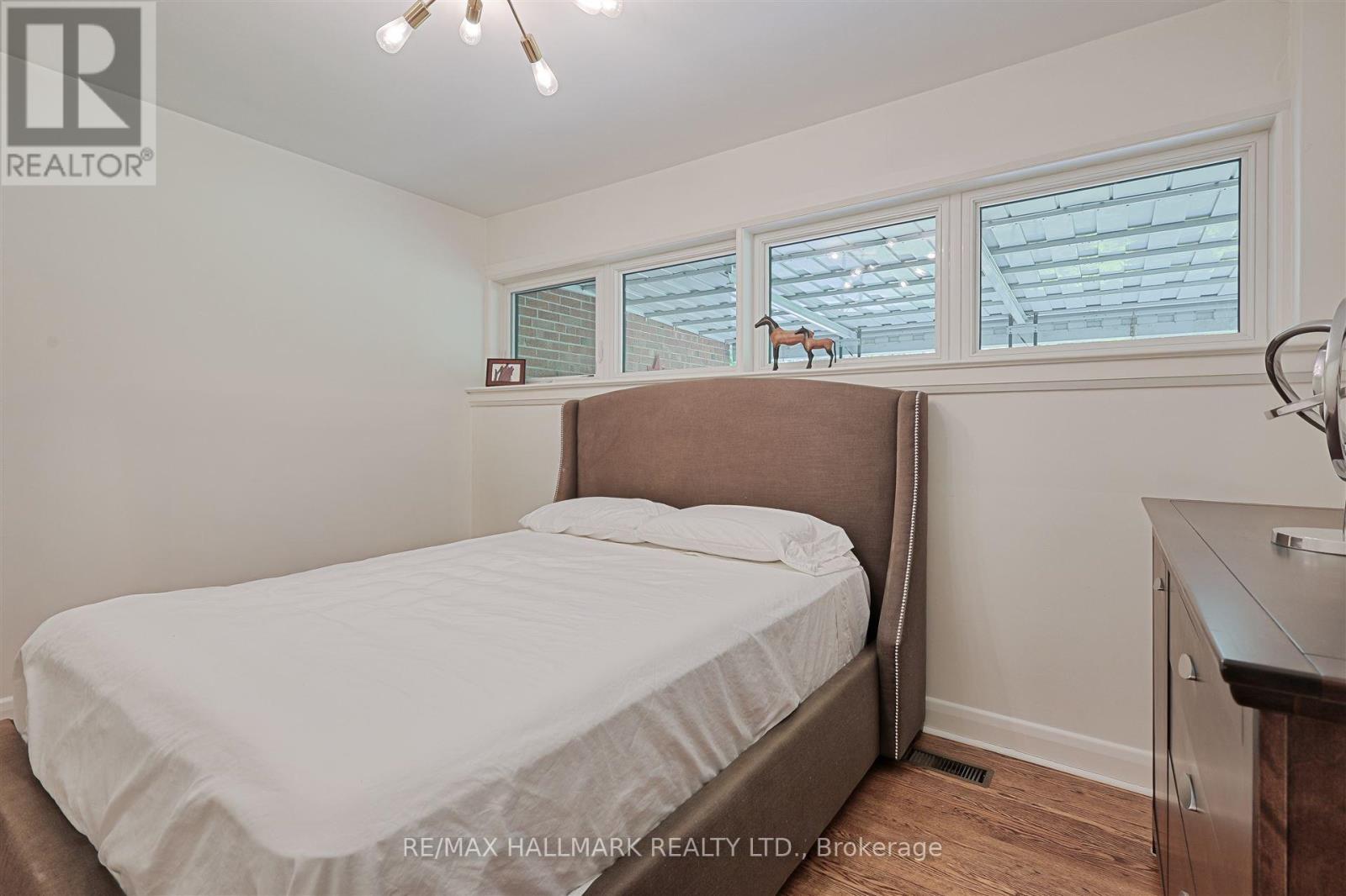 1616 Islington Avenue, Toronto, Ontario  M9A 3M6 - Photo 27 - W12400392