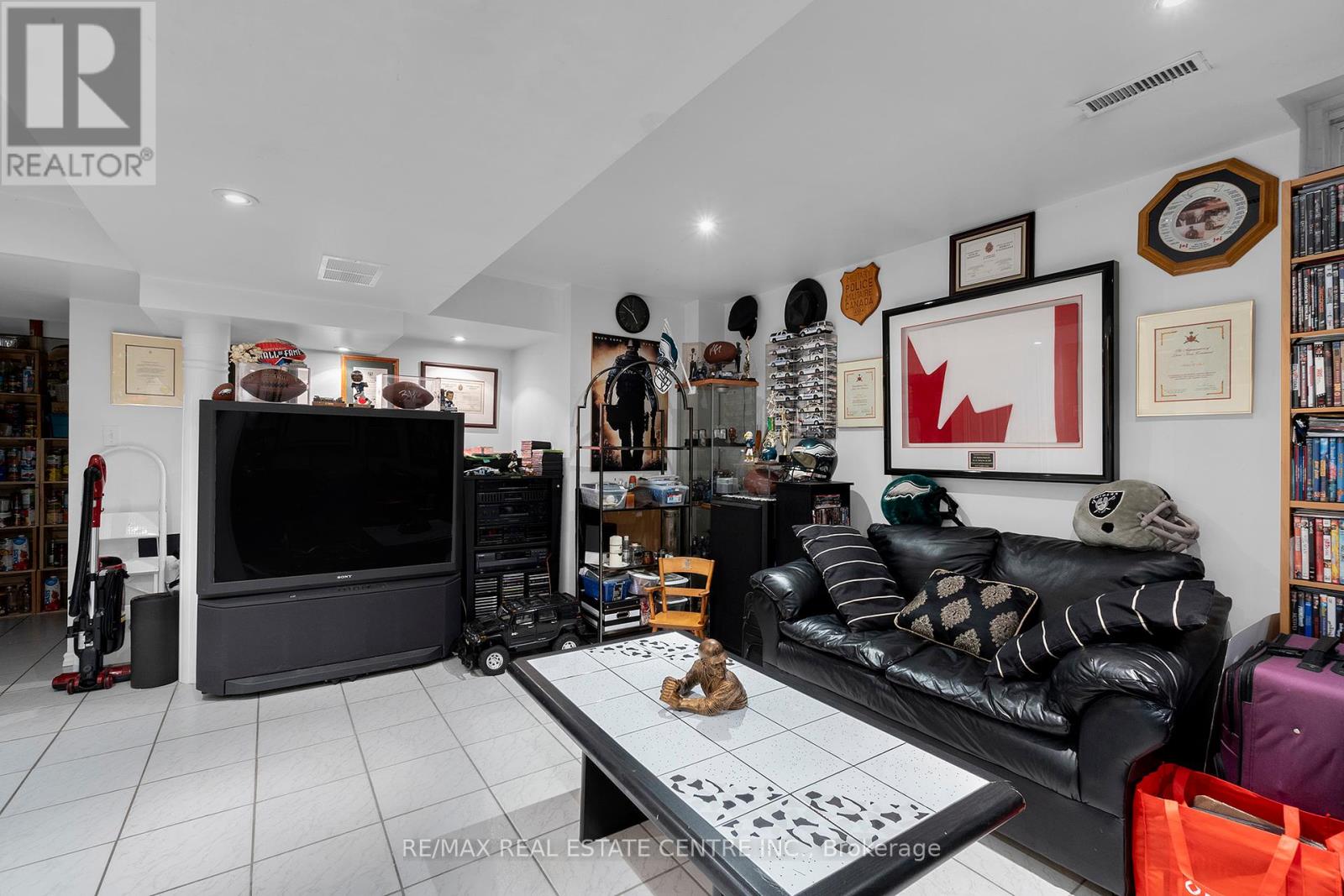 140 Saintsbury Crescent, Brampton, Ontario  L6R 2W4 - Photo 23 - W12400416