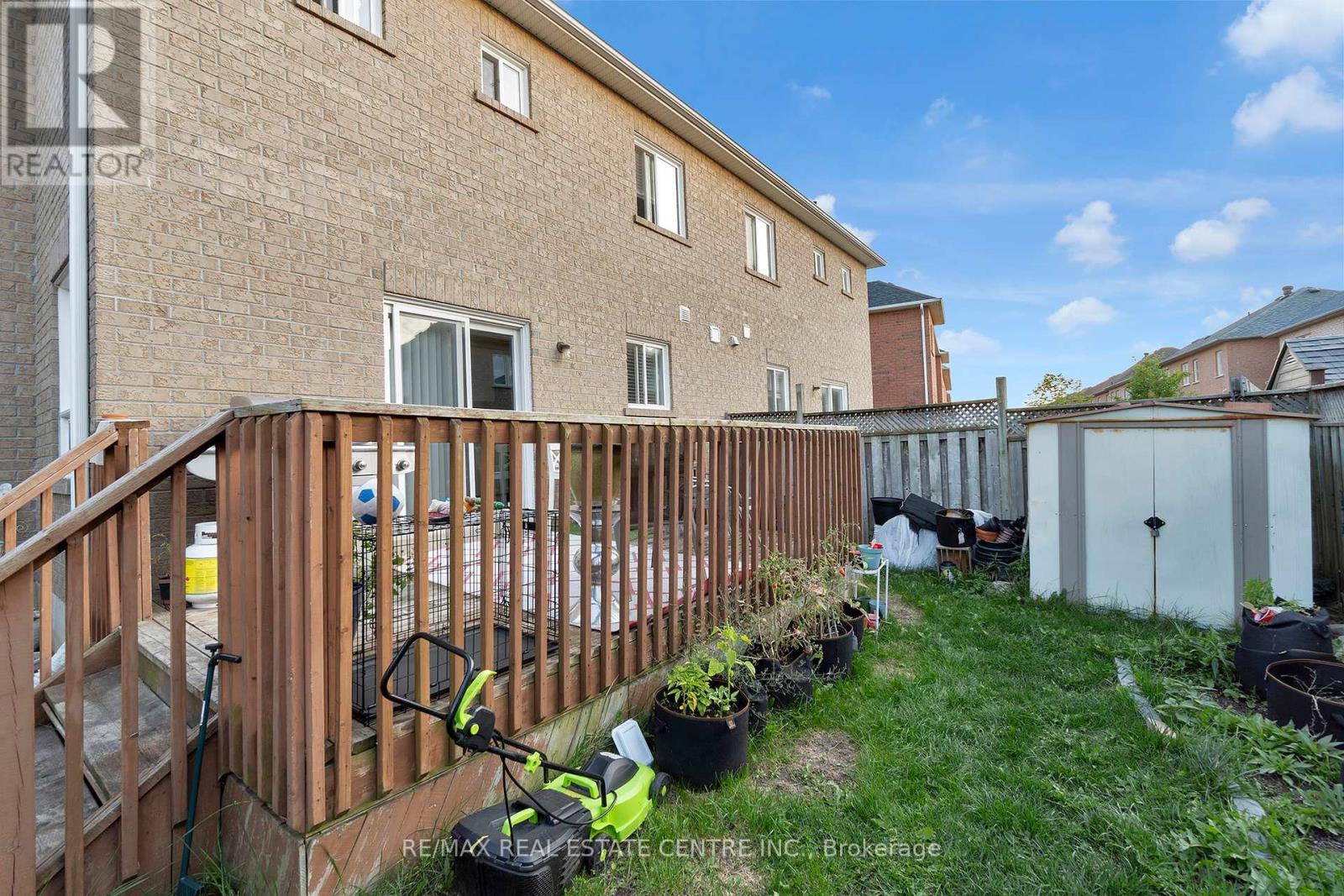 140 Saintsbury Crescent, Brampton, Ontario  L6R 2W4 - Photo 27 - W12400416