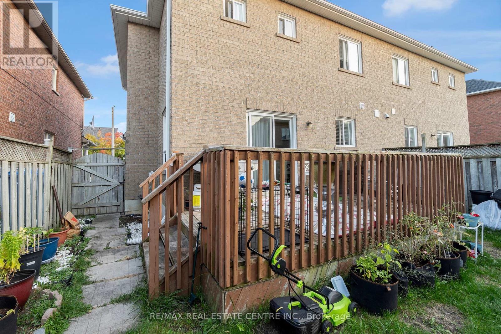 140 Saintsbury Crescent, Brampton, Ontario  L6R 2W4 - Photo 28 - W12400416