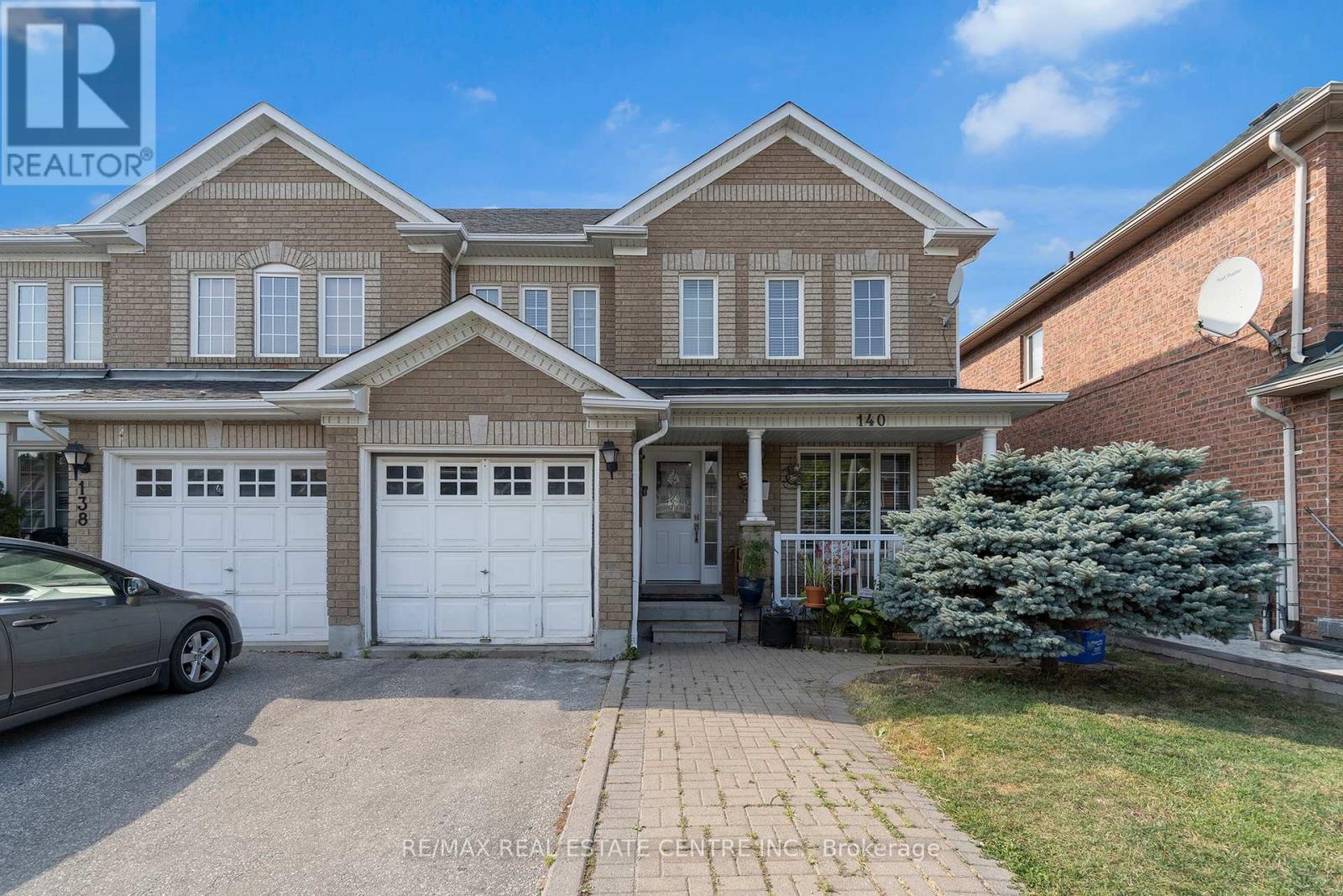 140 Saintsbury Crescent, Brampton, Ontario  L6R 2W4 - Photo 3 - W12400416