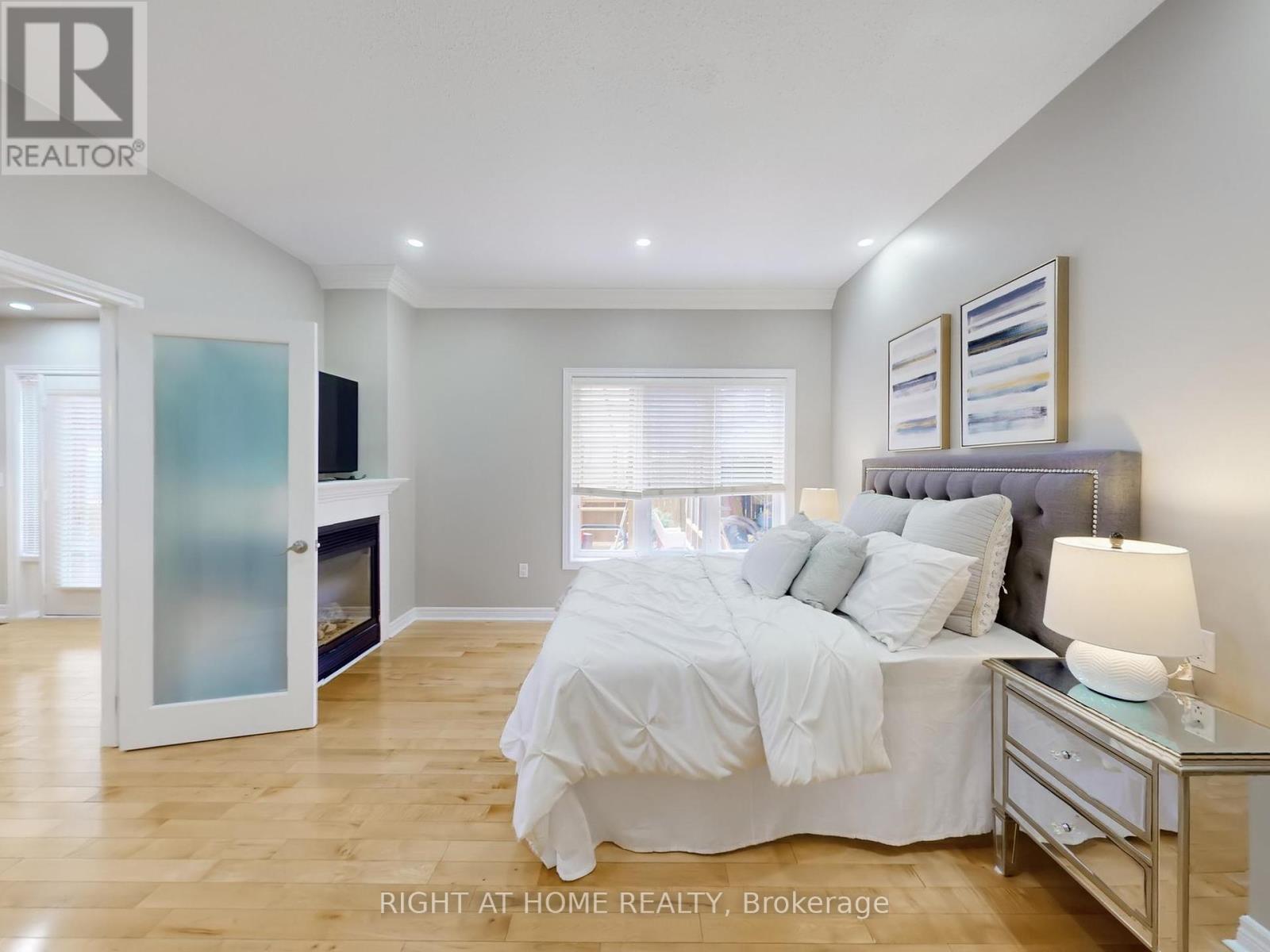 3585 Stonecutter Crescent, Mississauga, Ontario  L5M 7N7 - Photo 16 - W12400432