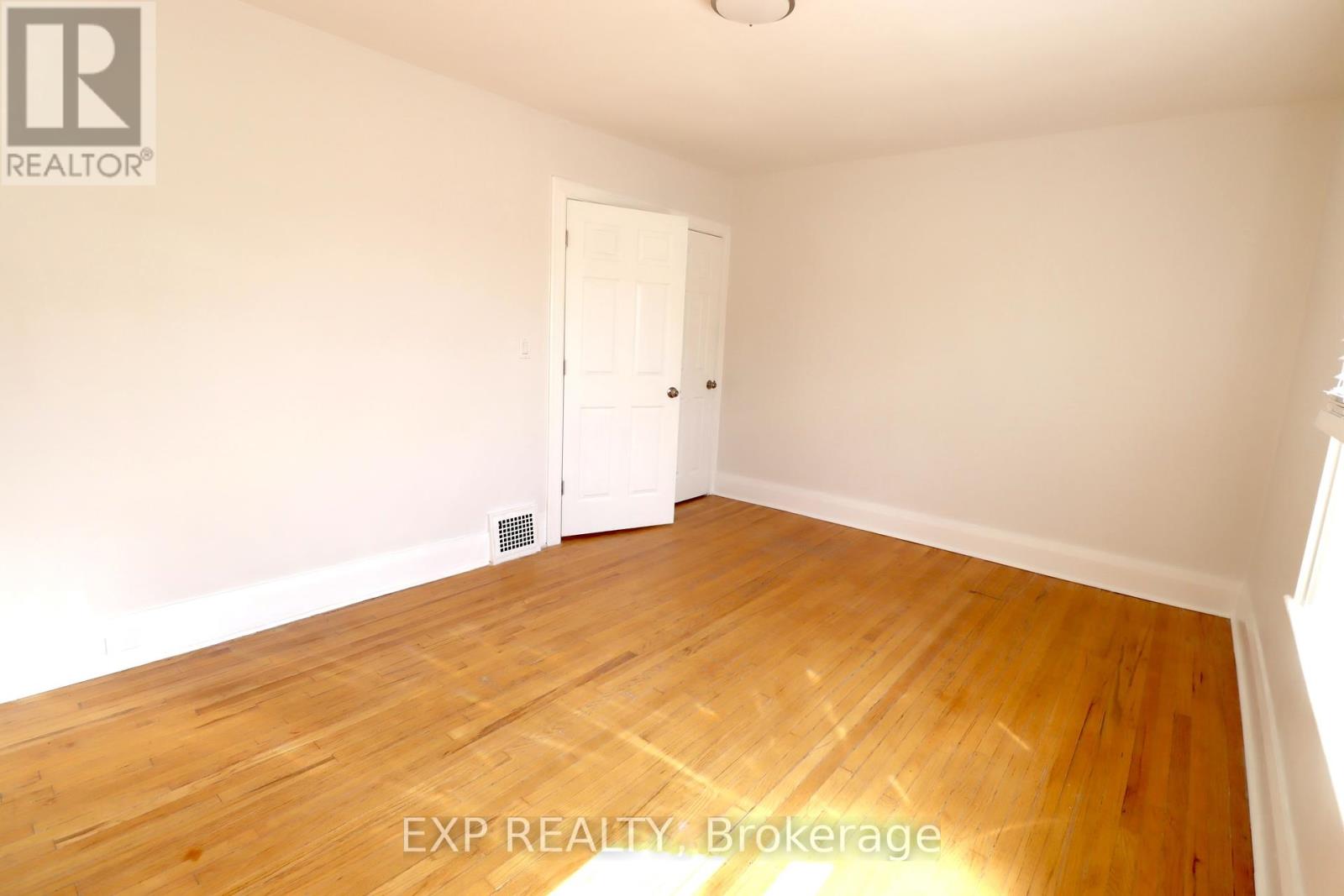 342 Eglinton Avenue E, Toronto, Ontario  M4P 1L8 - Photo 10 - C12371194
