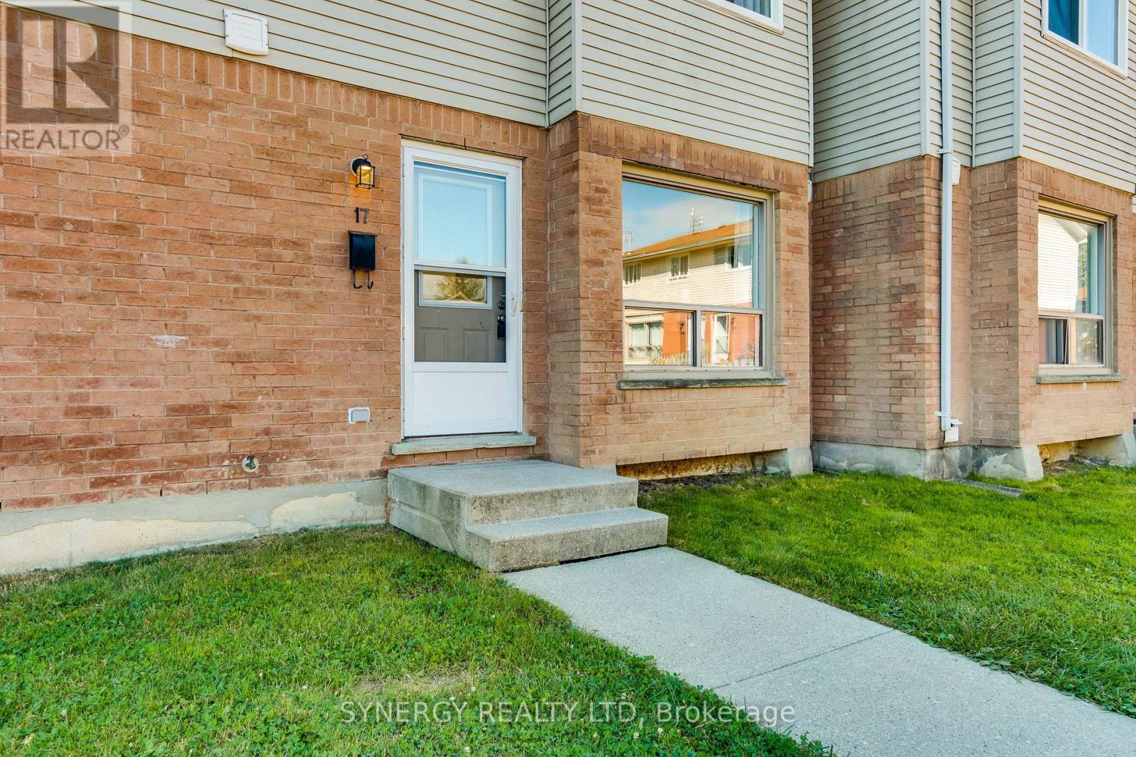 17 - 595 Third Street, London East, Ontario  N5V 4A1 - Photo 2 - X12370085