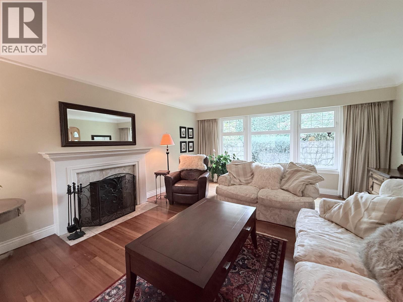 680 Thompson Avenue, Coquitlam, British Columbia  V3J 3Z8 - Photo 3 - R3046207