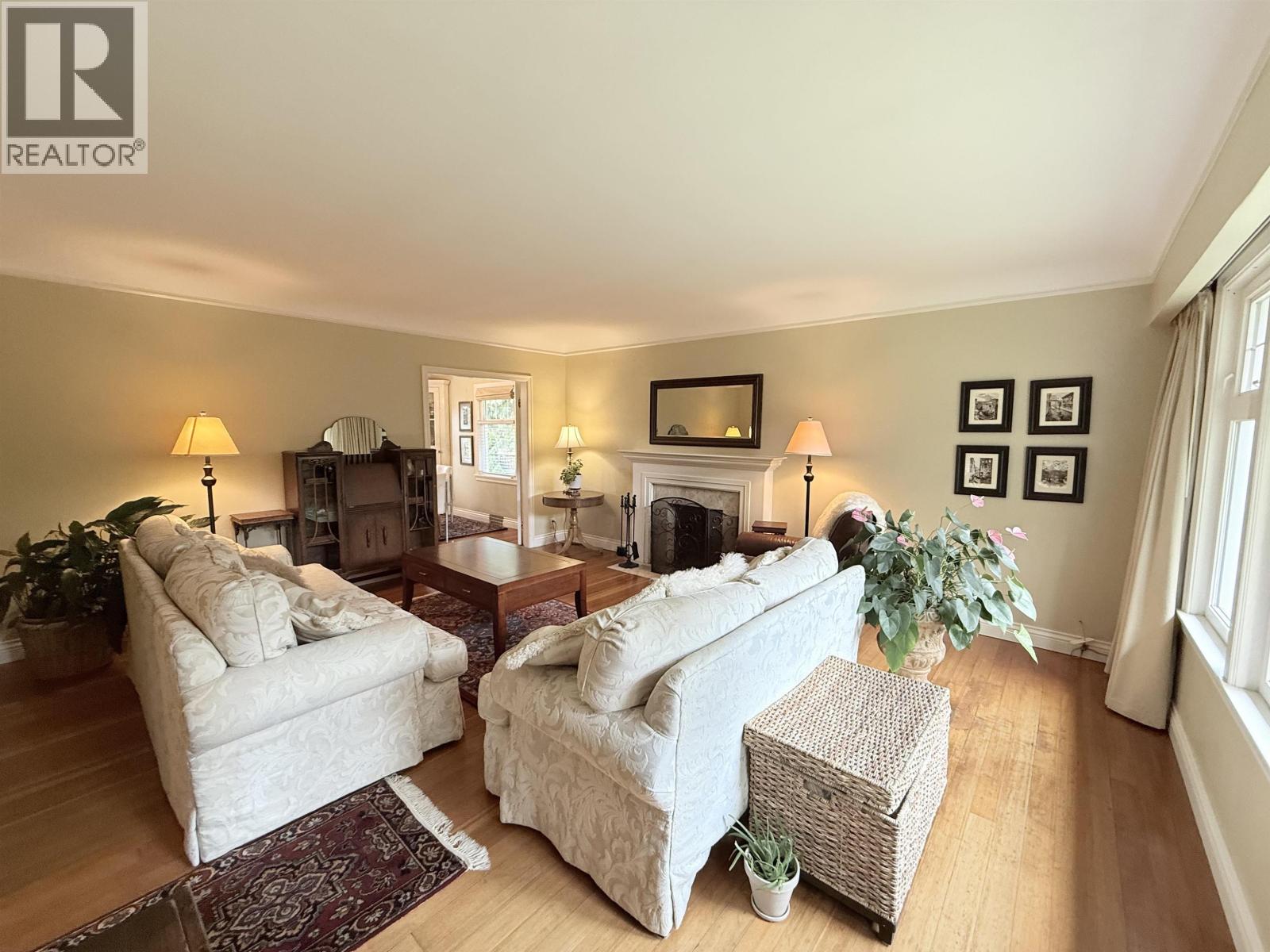 680 Thompson Avenue, Coquitlam, British Columbia  V3J 3Z8 - Photo 5 - R3046207