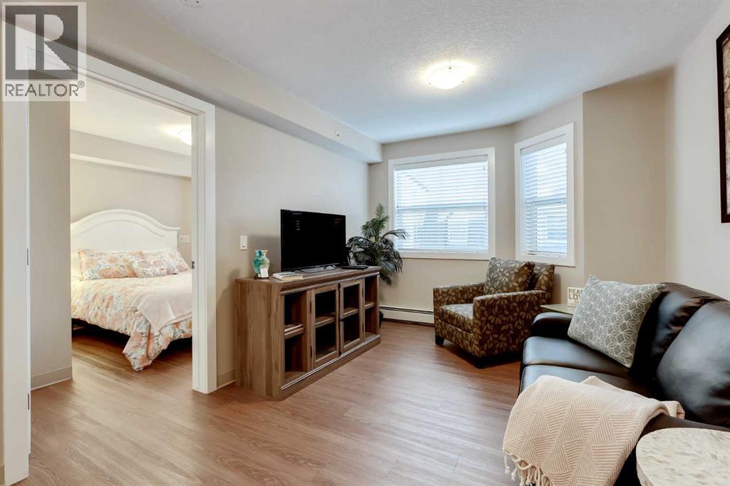 425, 2635 Eversyde Avenue Sw, Calgary, Alberta  T2Y 5G9 - Photo 3 - A2244436