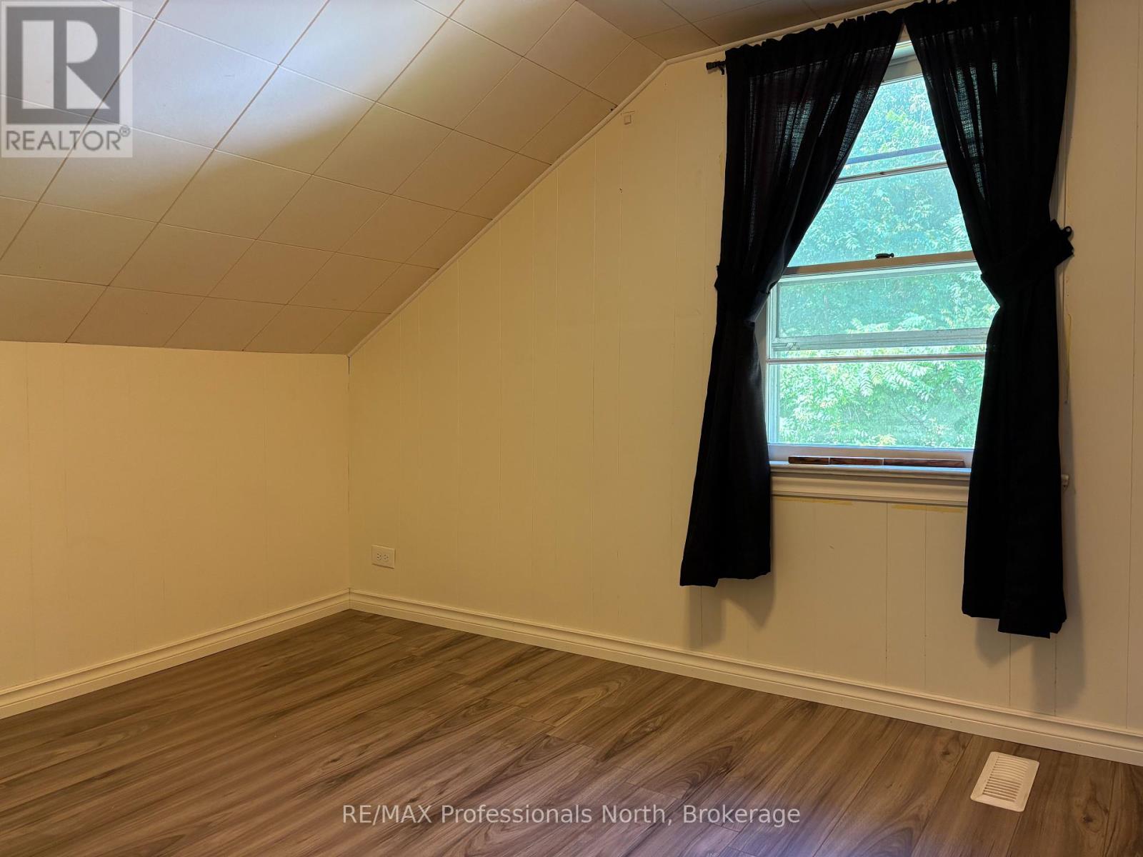 2 South Fetterly Street, Huntsville, Ontario  P1H 1K7 - Photo 11 - X12399188