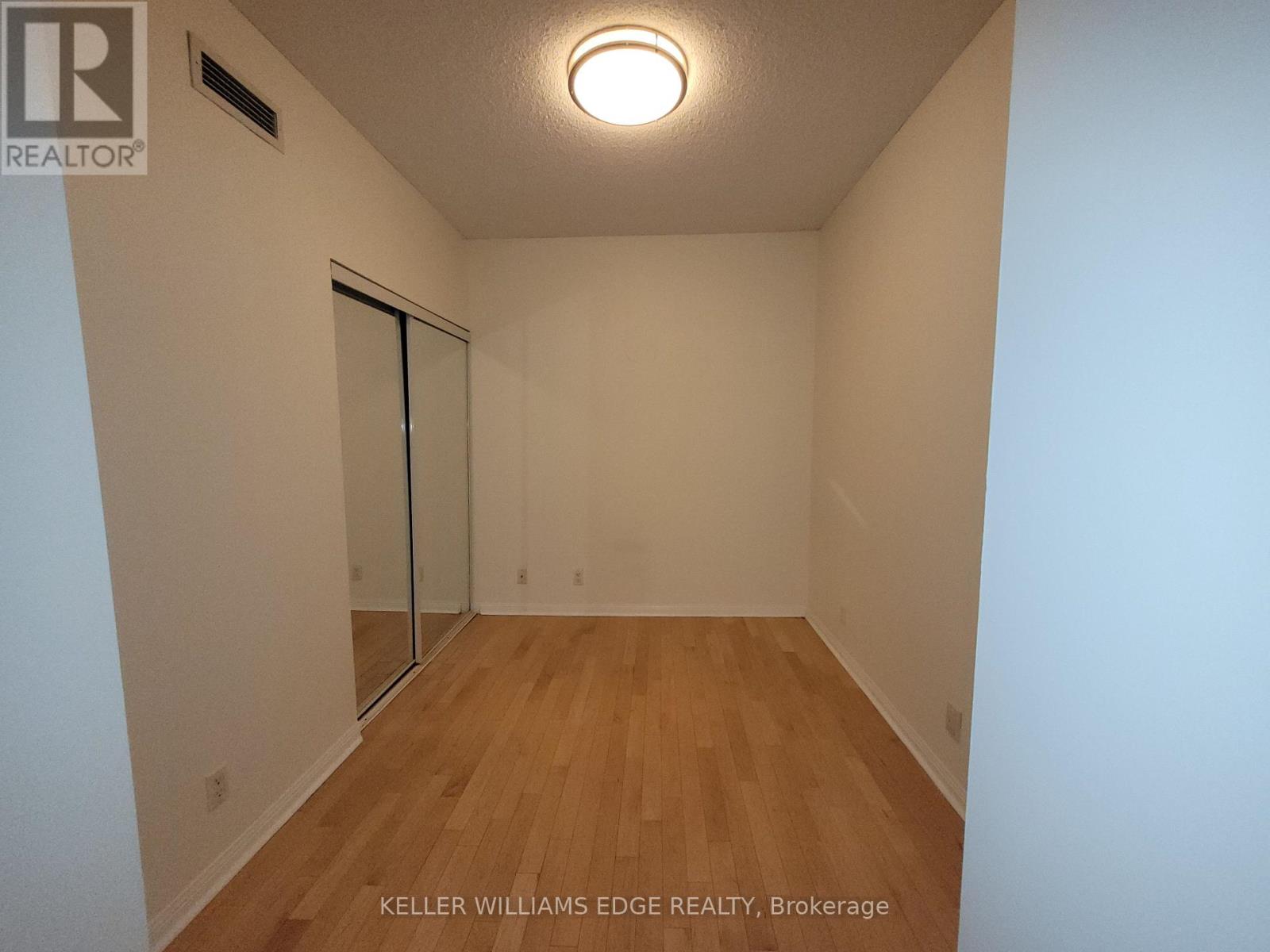 2203 - 228 Queens Quay W, Toronto, Ontario  M5J 2X1 - Photo 9 - C12400550