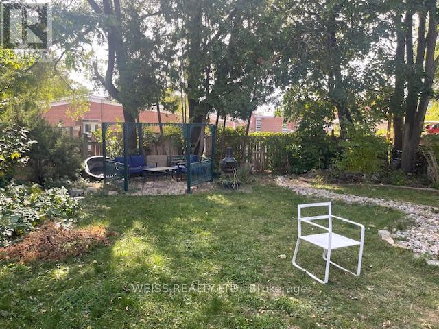 Upper Level - 82 King High Avenue, Toronto, Ontario  M3H 3B1 - Photo 13 - C12400574