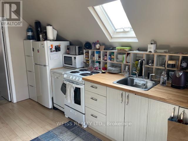 Upper Level - 82 King High Avenue, Toronto, Ontario  M3H 3B1 - Photo 3 - C12400574
