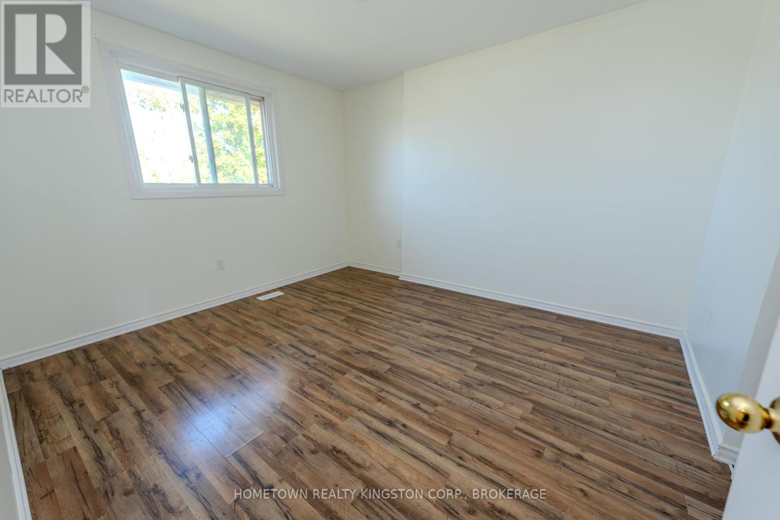 983 Oakview Avenue, Kingston, Ontario  K7M 6W9 - Photo 12 - X12400642