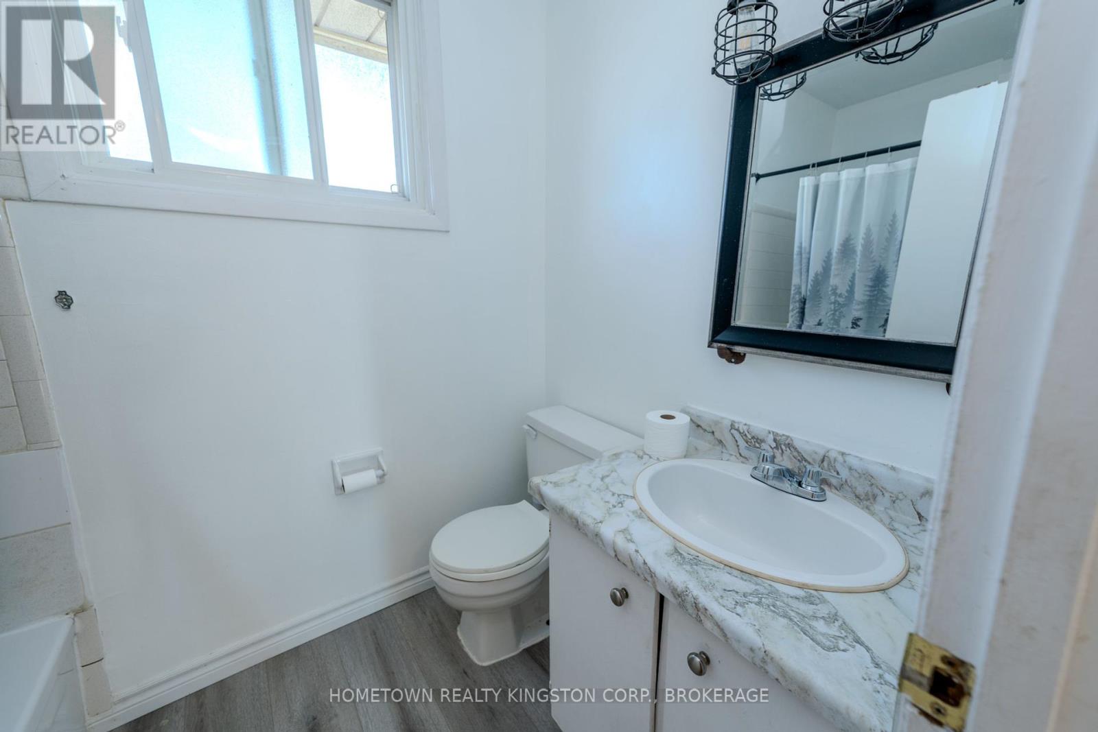 983 Oakview Avenue, Kingston, Ontario  K7M 6W9 - Photo 13 - X12400642