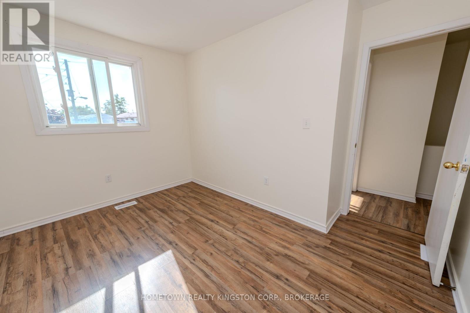 983 Oakview Avenue, Kingston, Ontario  K7M 6W9 - Photo 16 - X12400642