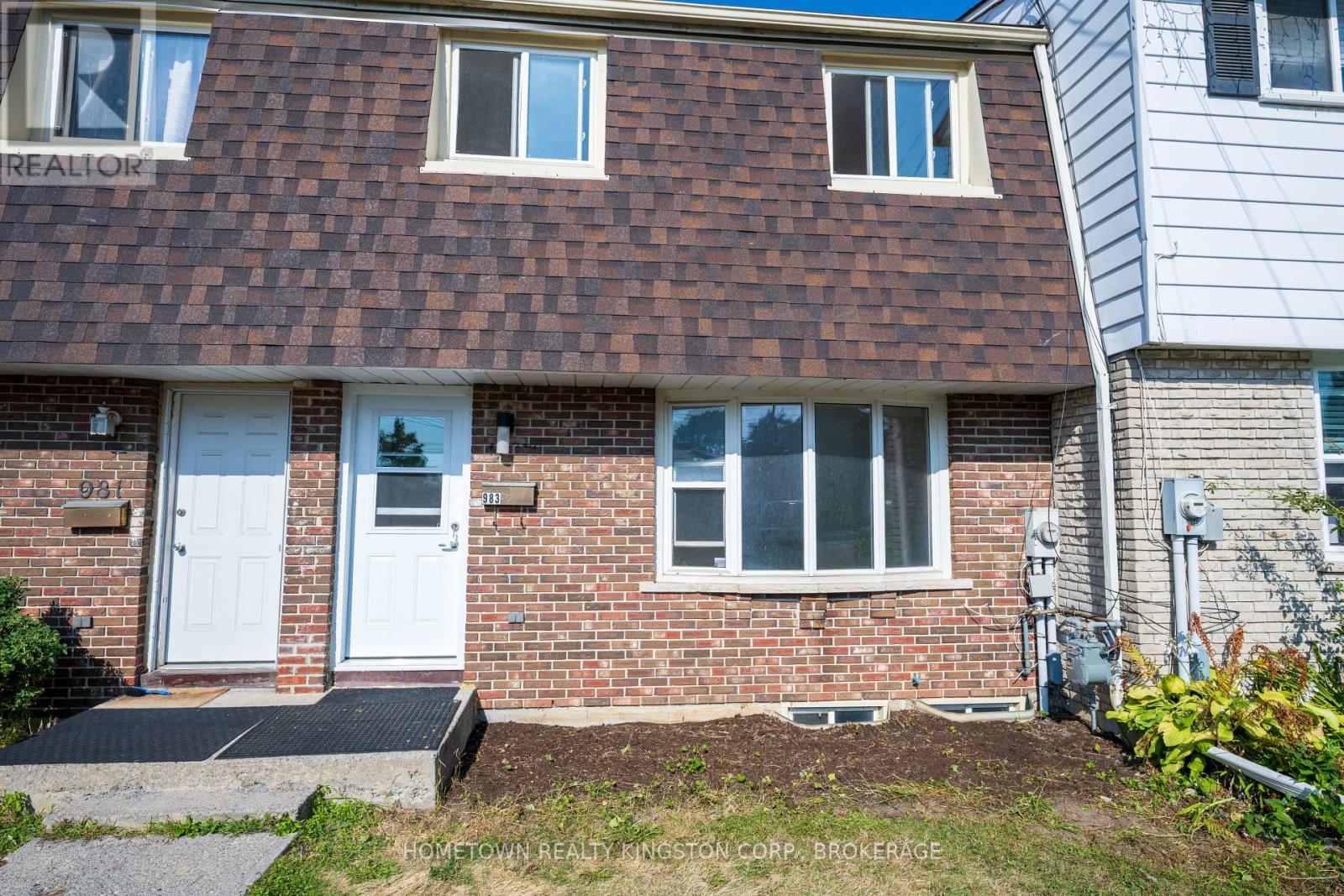 983 Oakview Avenue, Kingston, Ontario  K7M 6W9 - Photo 2 - X12400642