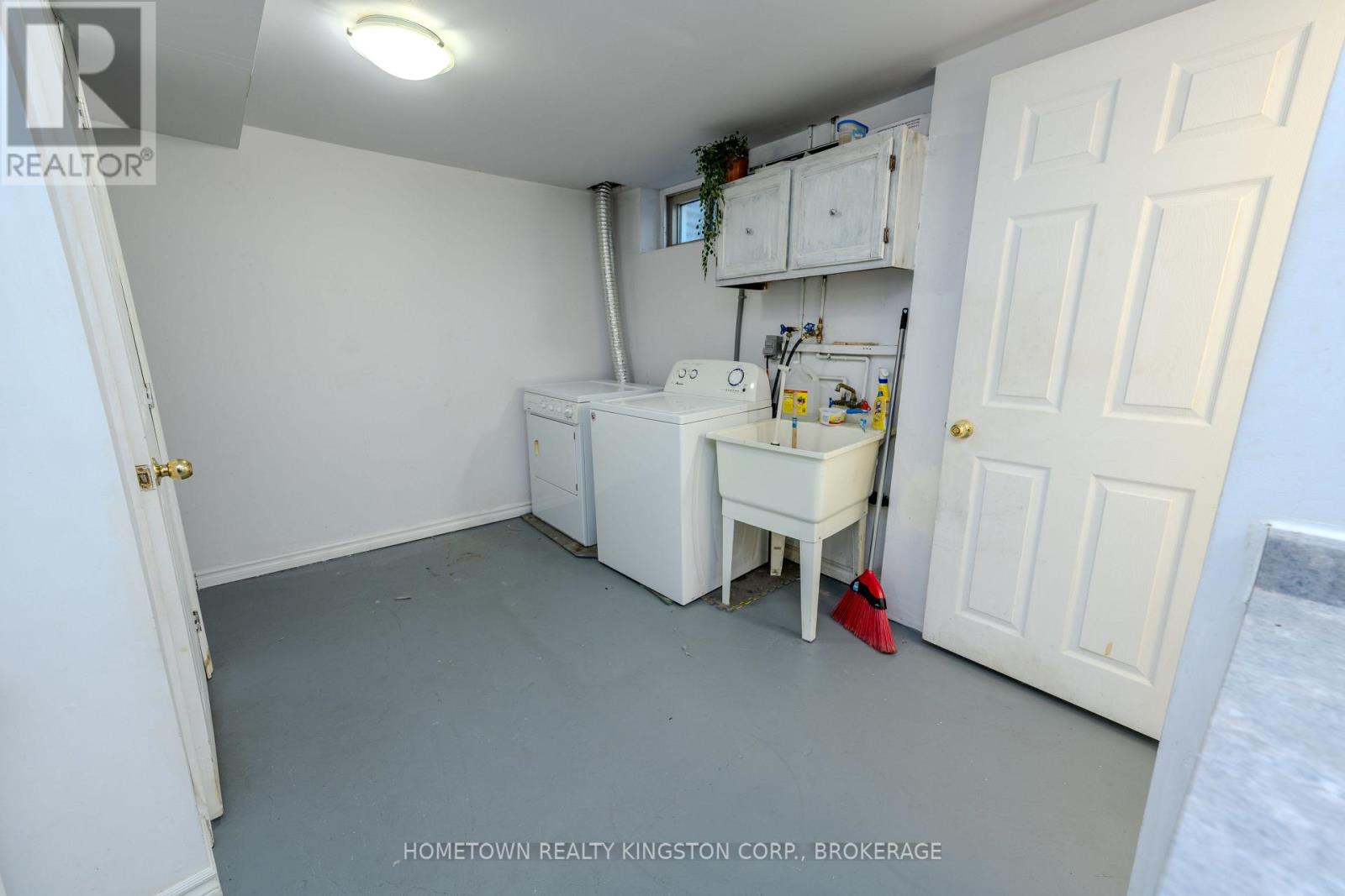 983 Oakview Avenue, Kingston, Ontario  K7M 6W9 - Photo 21 - X12400642