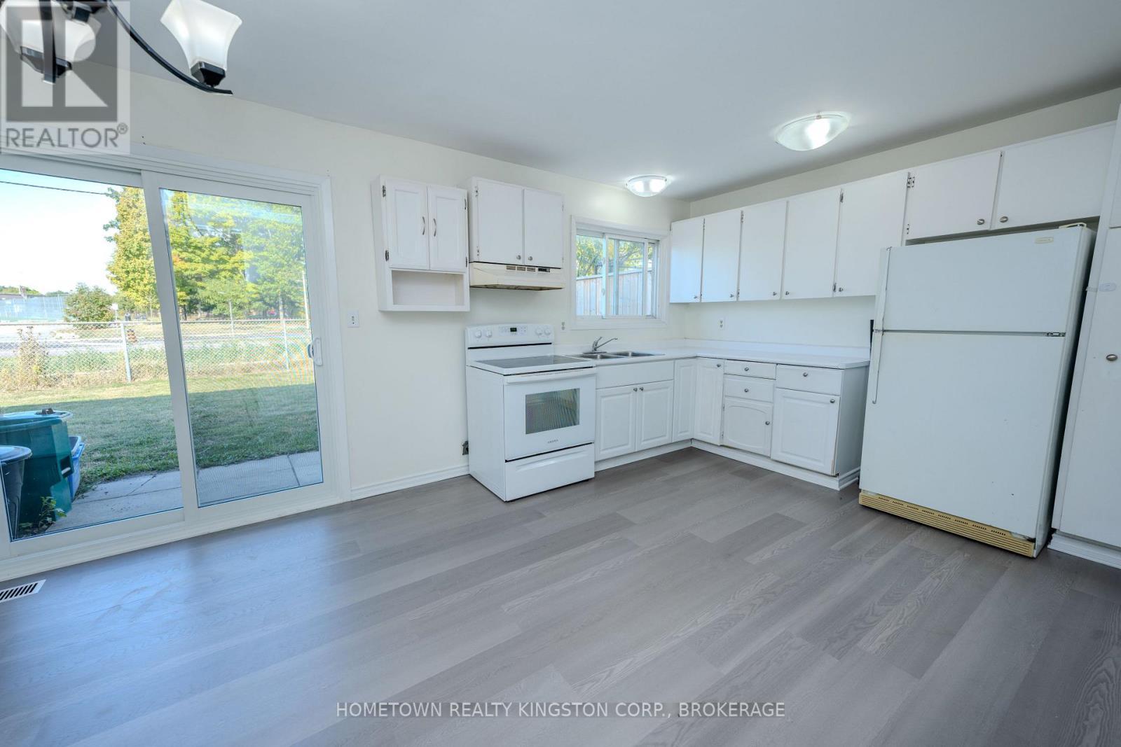 983 Oakview Avenue, Kingston, Ontario  K7M 6W9 - Photo 6 - X12400642