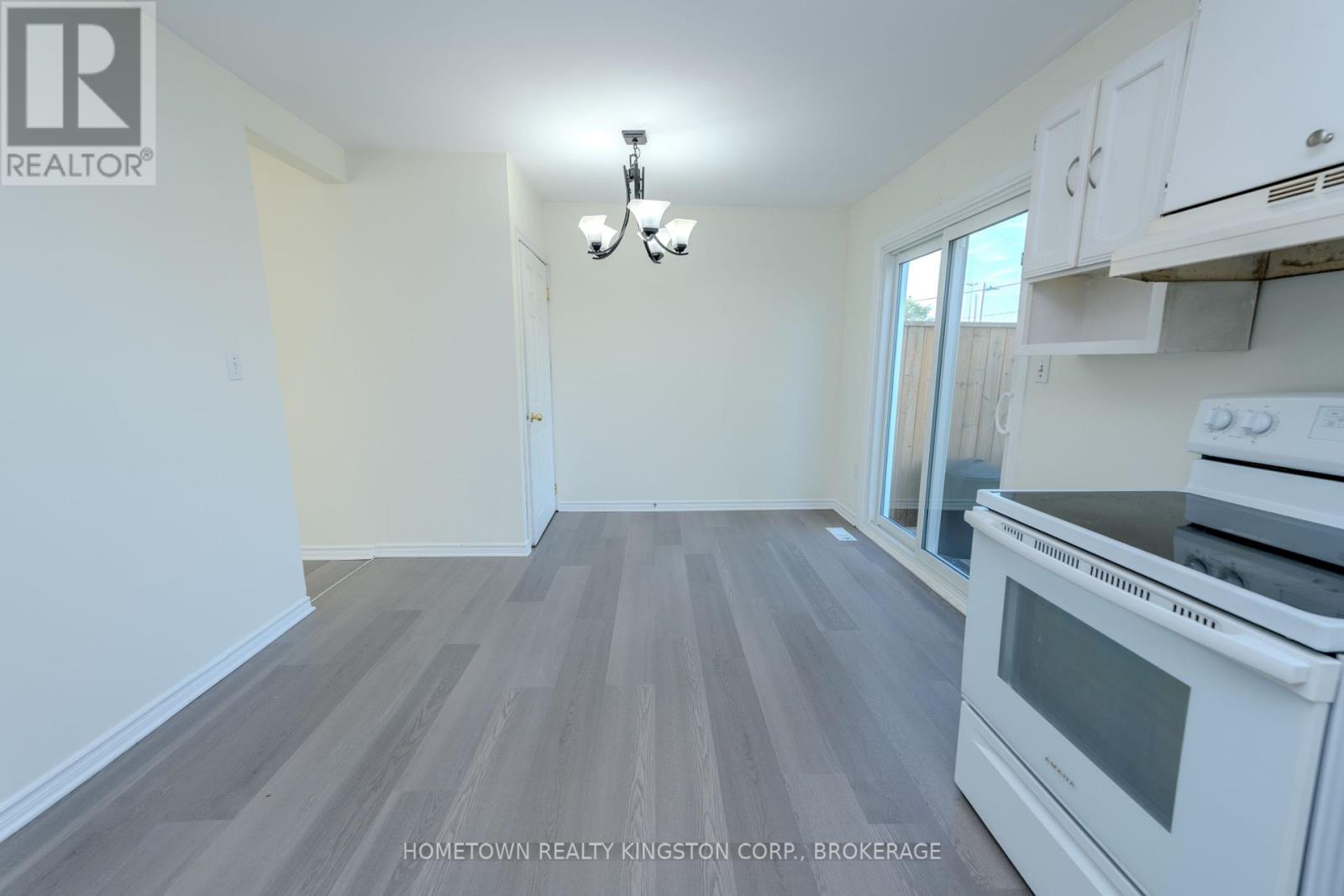 983 Oakview Avenue, Kingston, Ontario  K7M 6W9 - Photo 7 - X12400642