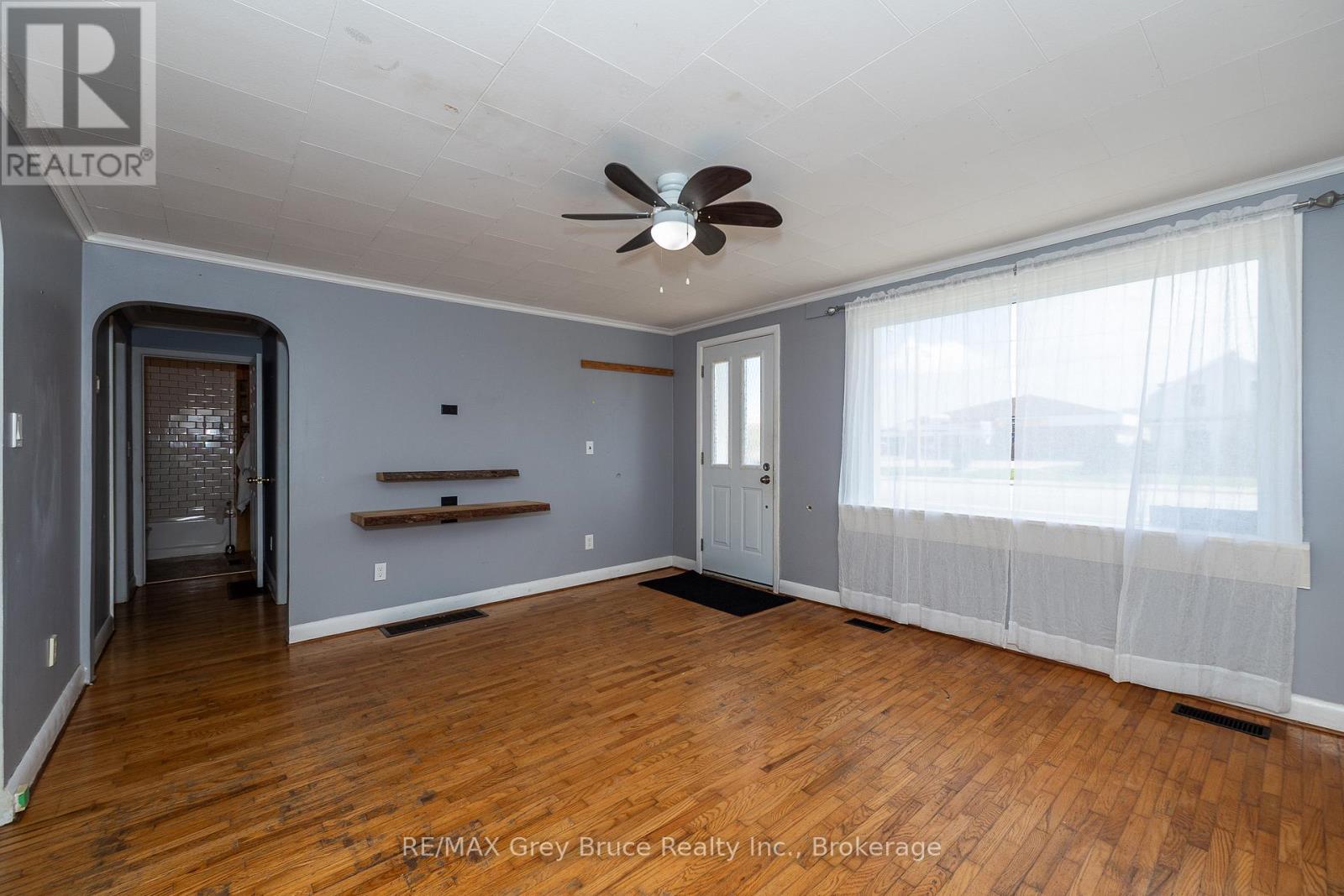 1582 9th Avenue E, Owen Sound, Ontario  N4K 3G3 - Photo 12 - X12400667
